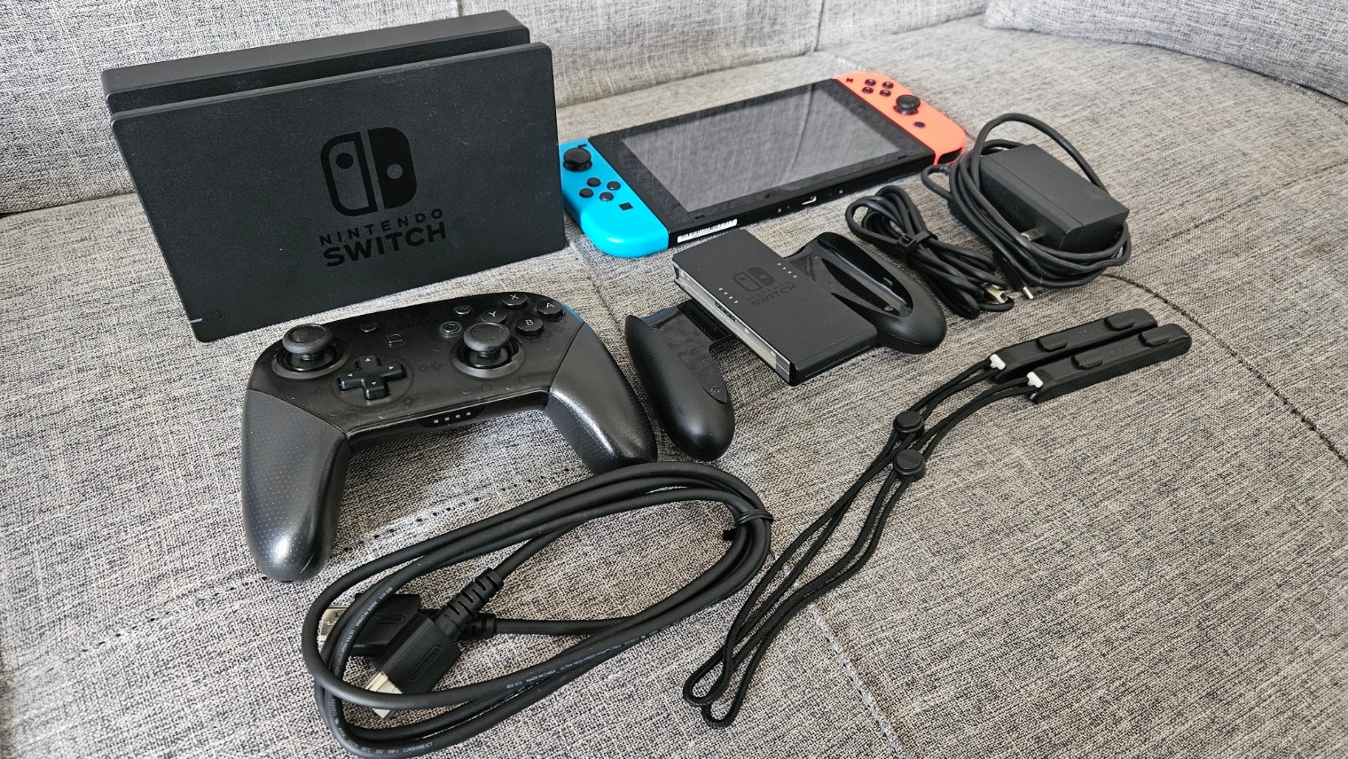Nintendo Switch Console (Case, Controller, Free Game, 256GB SD Card incuded)