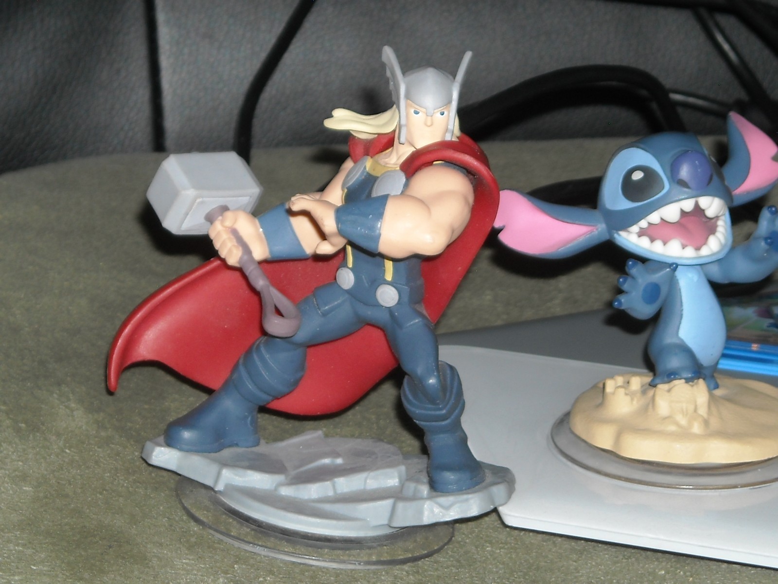 Disney infinity 4 Xbox 360 portal & Marvel Thor Merida Pixar Stitch + power disc