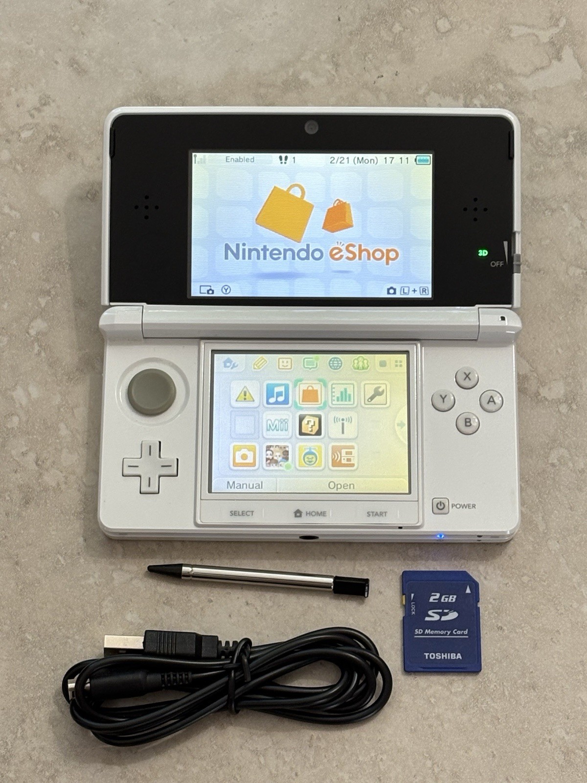 Nintendo 3DS Console White Edition With Charger US SELLER Very Good Condition