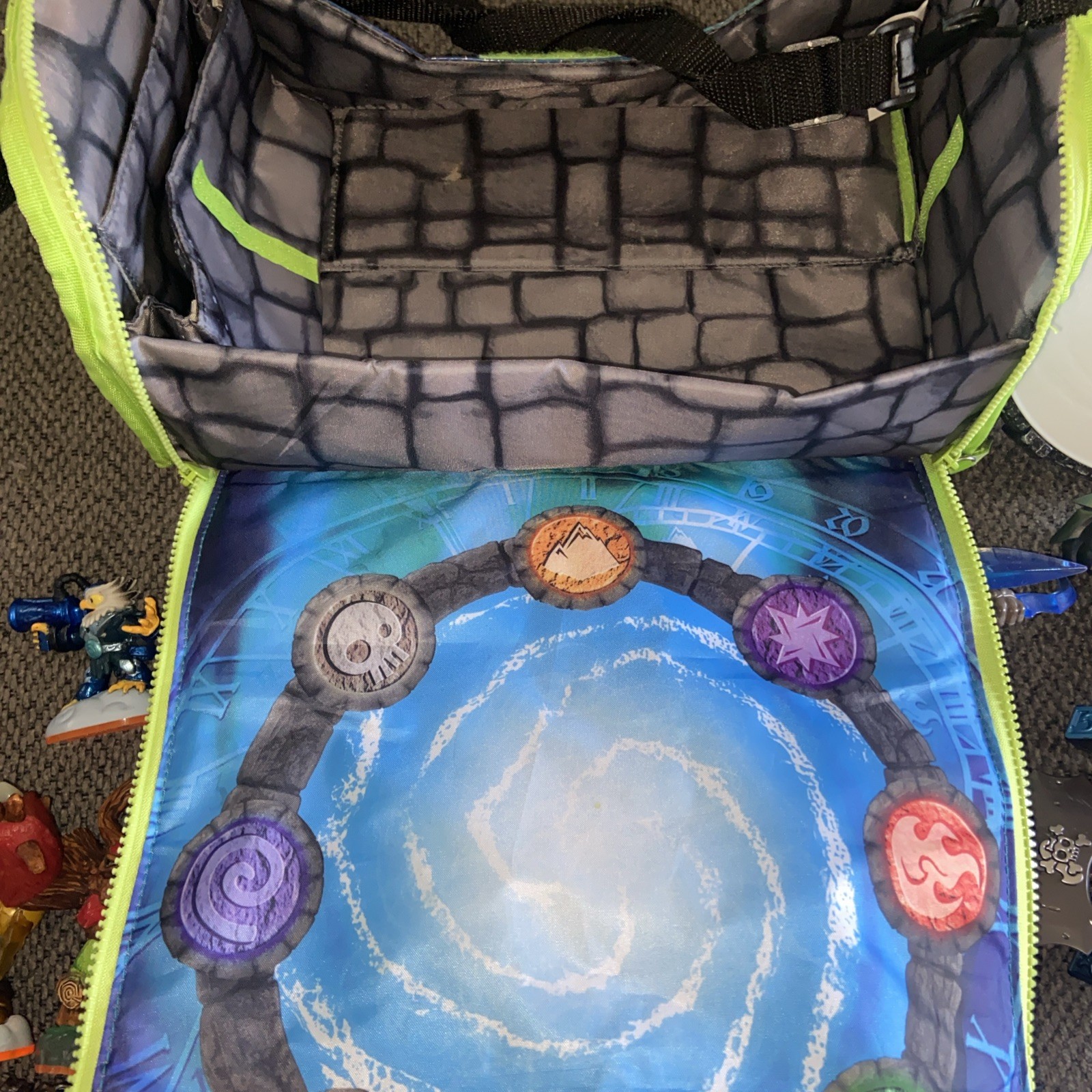 Skylanders Lot – 27 Figures Portal & Bag