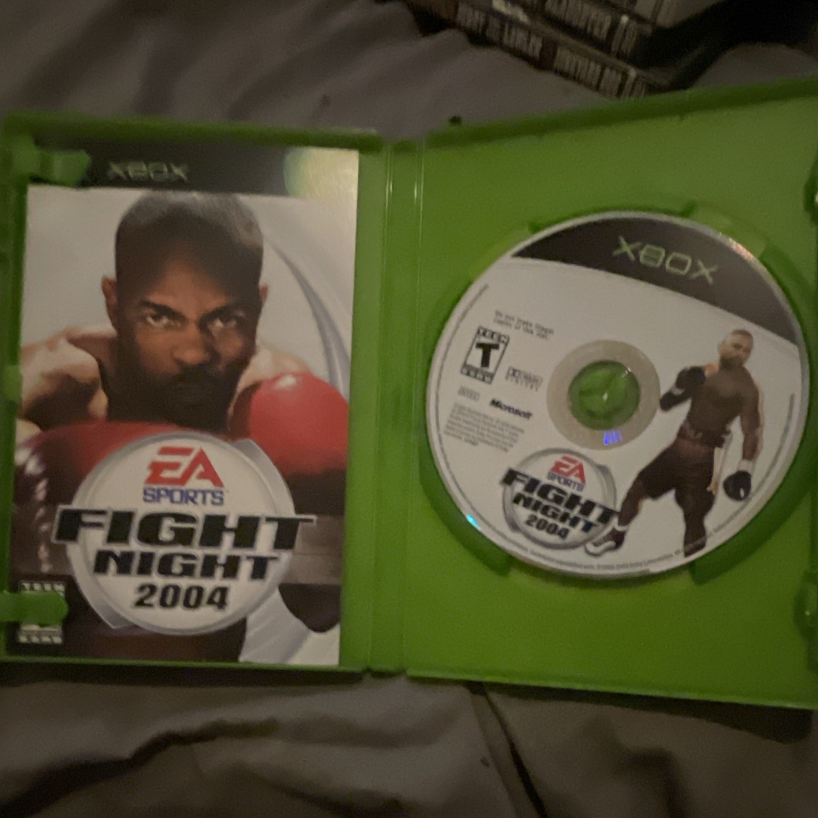 EA SPORTS Fight Night 2004 Xbox Boxing Game T-Teen w/ Case & Manual