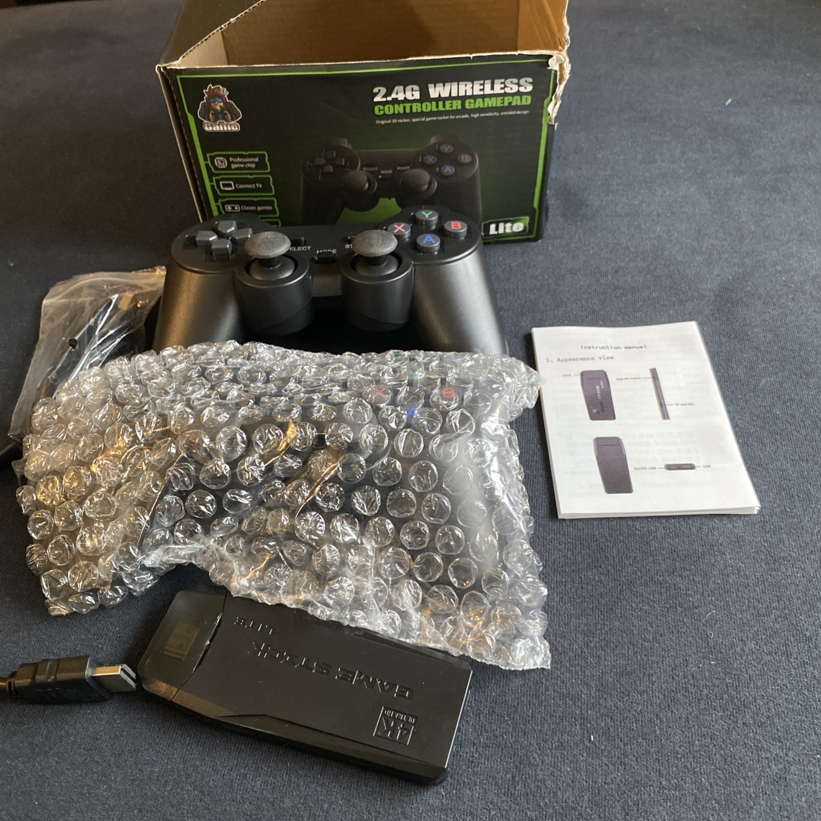 2.4G Wireless Controllers Gamepad HDMI Plug In 200 Built In Games 2 Controllers