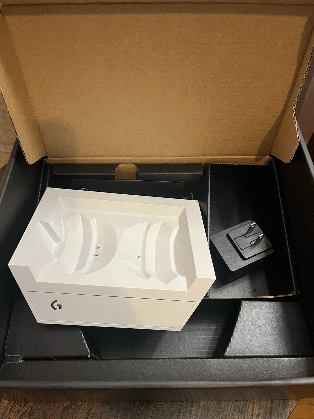 ASTRO A50 Gen 5 White Gaming Headset + Base Station + WC StealthZ Earpads