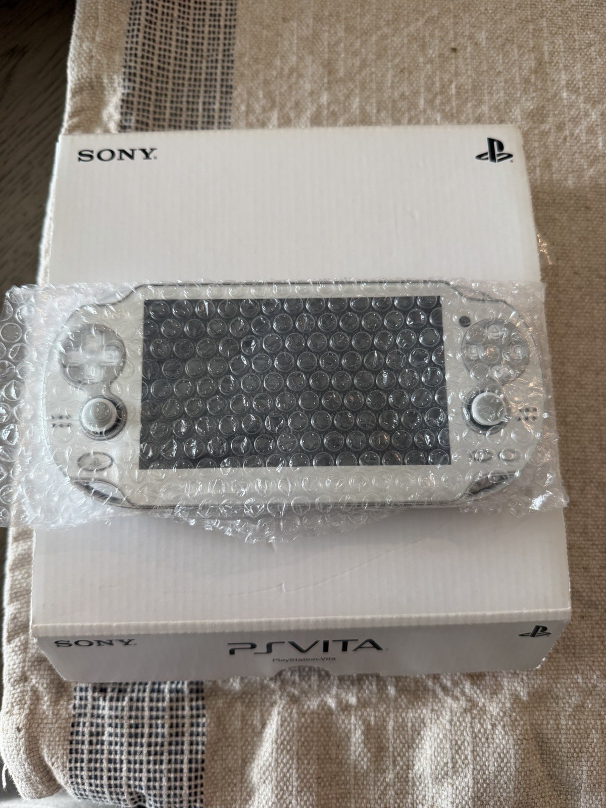 MINT Sony PS Vita PCH-1000 OLED SILVER with box