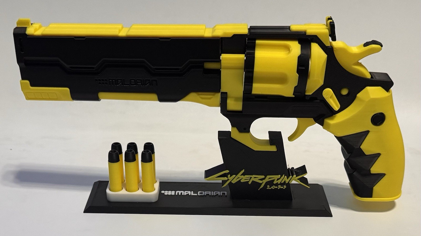 Cyberpunk 2077 Malorian Overture Replica – WITH STAND
