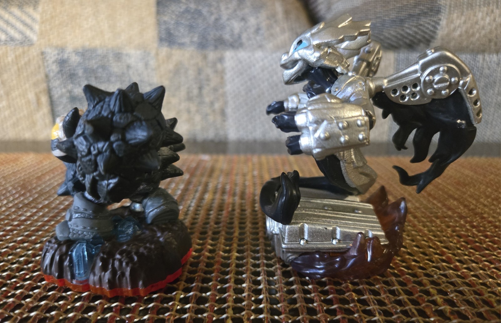 Skylanders Earth Element + Fire Supercharger Figures Lot Of 7 Fist Bump Spitfire