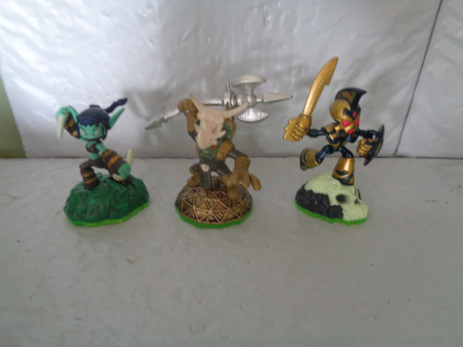 (3) Skylanders Spyro Adventures Figurines – Legendary Chop Chop – Voodood – Elf