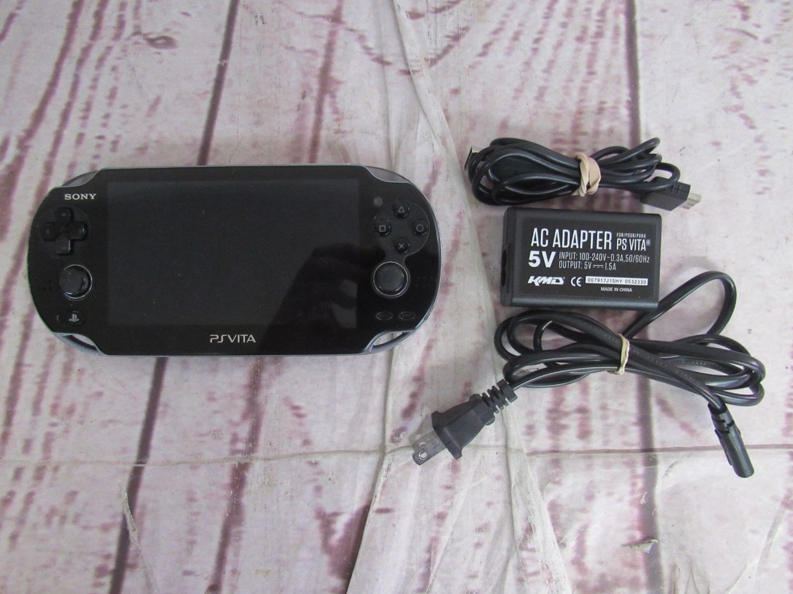 Sony PS Vita PCH-1001 Console w/Charger and Mortal Kombat Cart, *TESTED*