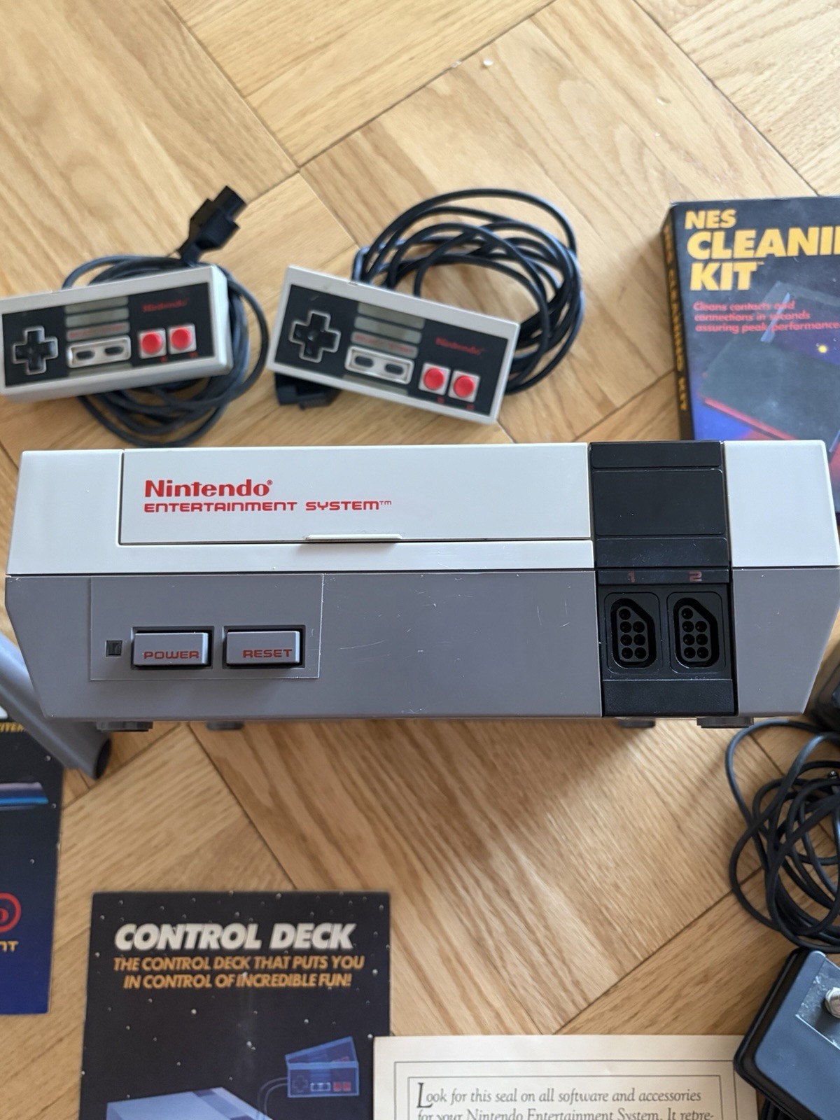 Nintendo Entertainment System NES Original Console Bundle Zapper Controllers