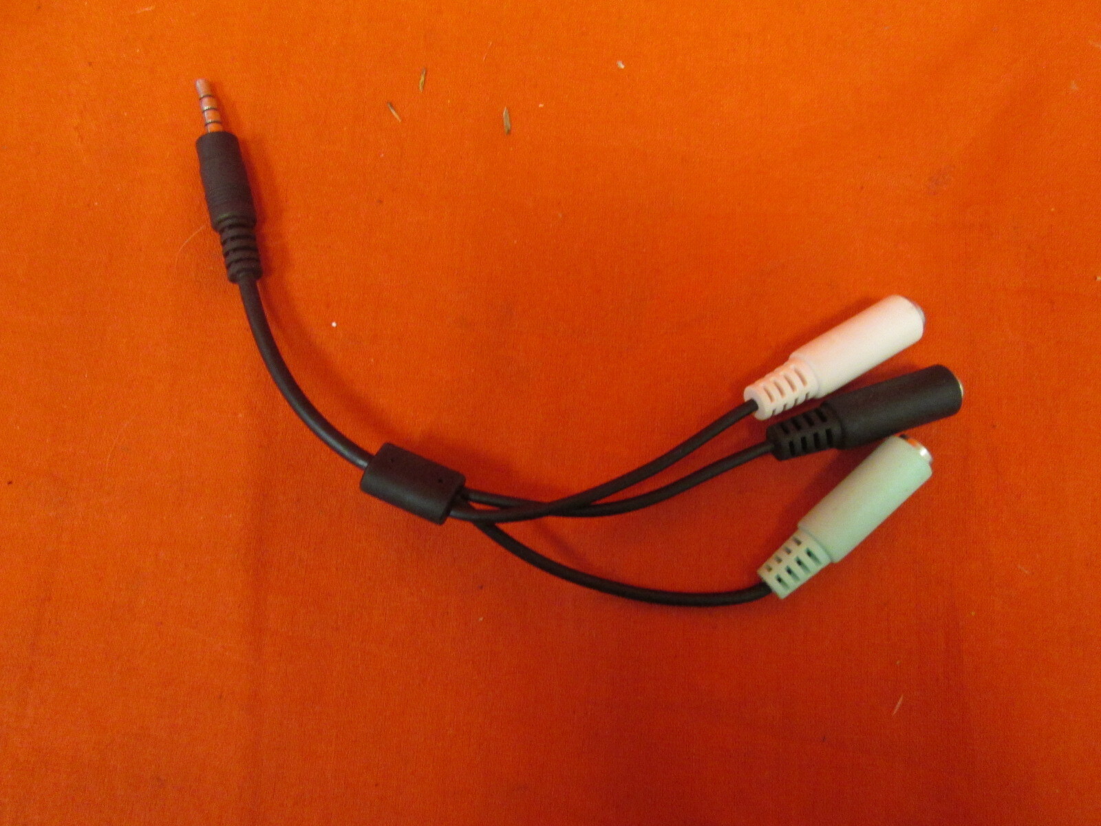 3.5MM Stereo 4 Pole Male To 3 Female PC Splitter Aux Splitter Very Good 6728