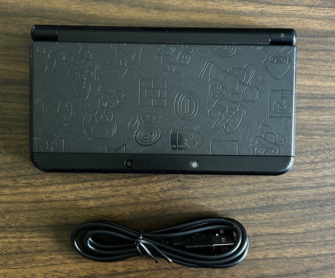 AUTHENTIC BLACK FRIDAY New Nintendo 3DS Super Mario Edition Handheld console