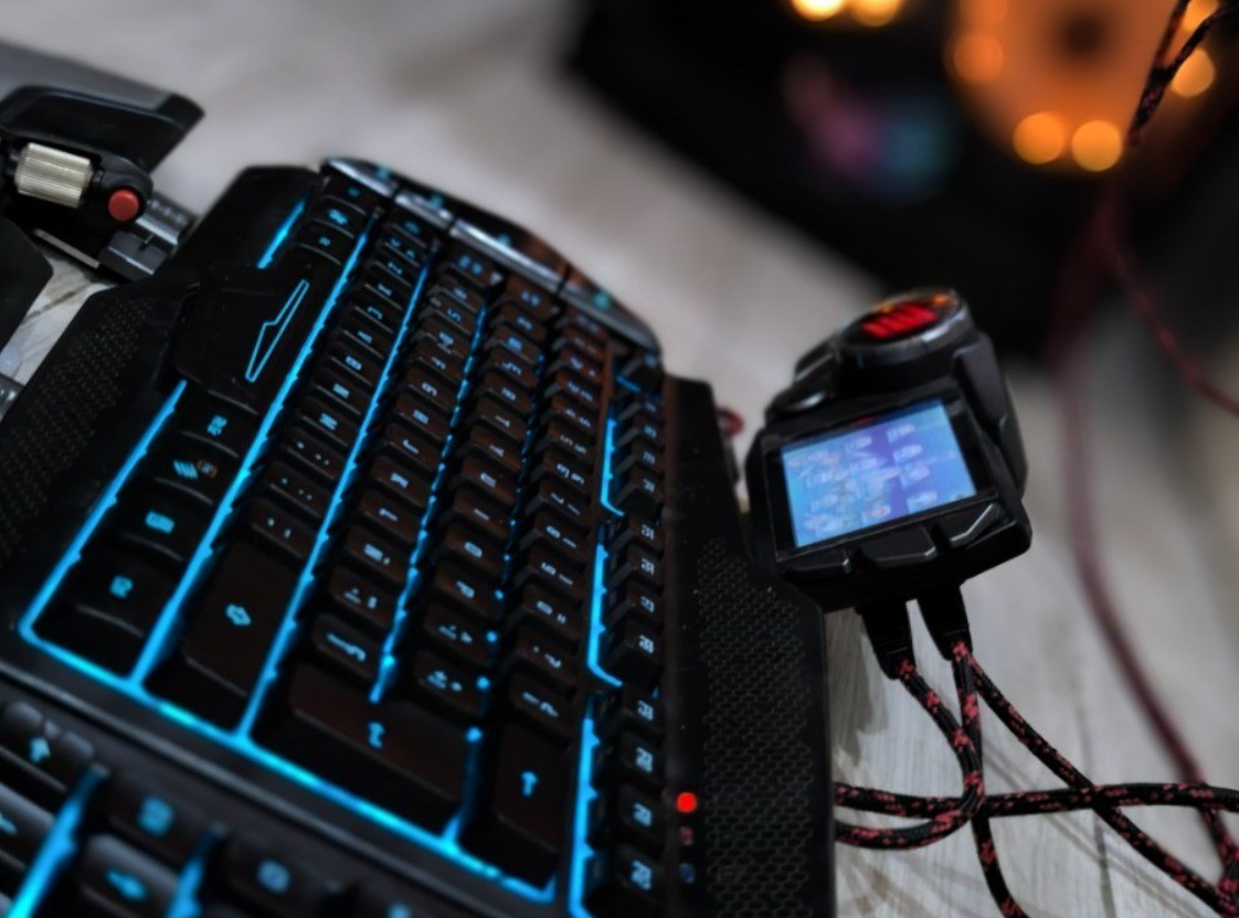 Mad Catz STRIKE 7 Modular PC Gaming Keyboard VENOM Touchscreen Open Box