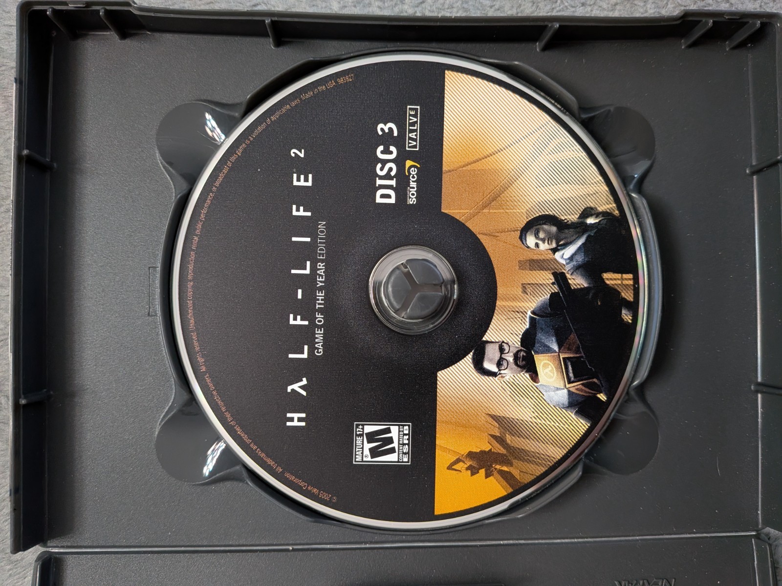 HALF-LIFE 2 GAME OF THE YEAR EDITION PC CIB LIKENEW