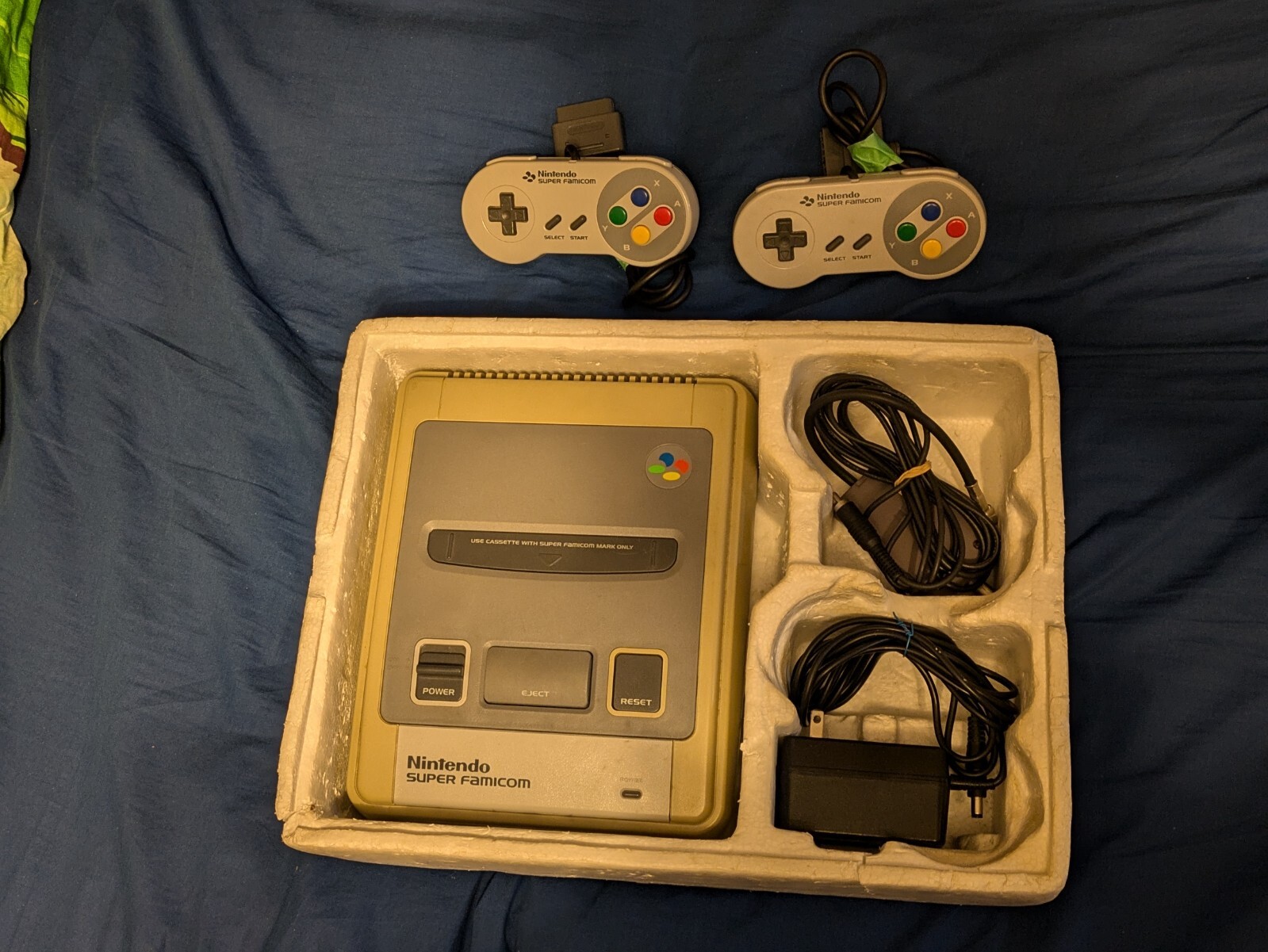 Nintendo Super Famicom Japanese Console System boxed bundle Street Fighter II