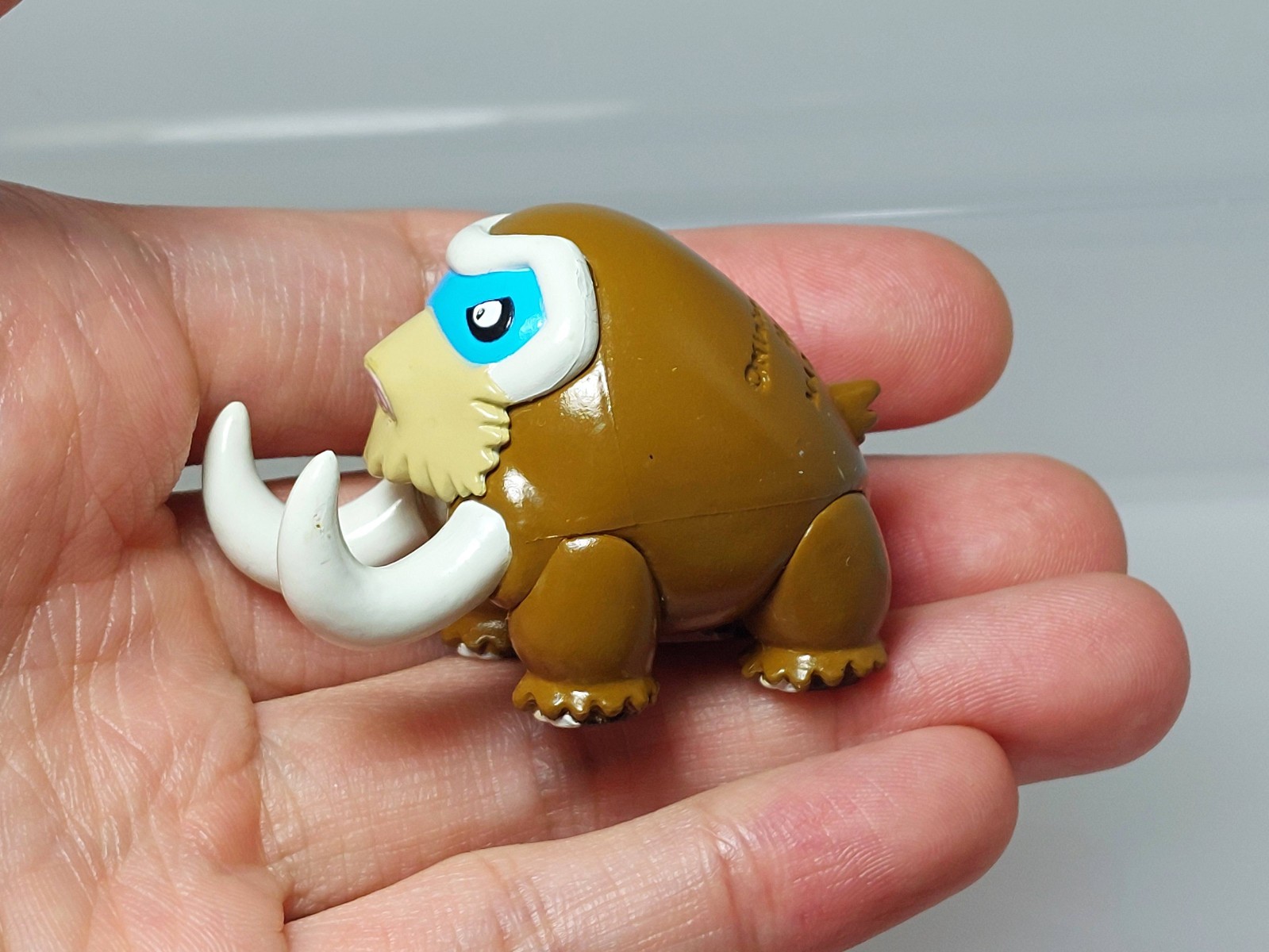 Swinub Piloswine Mamoswine Pokemon Monster Collection Figure Tomy Z09 0.8-1.3in