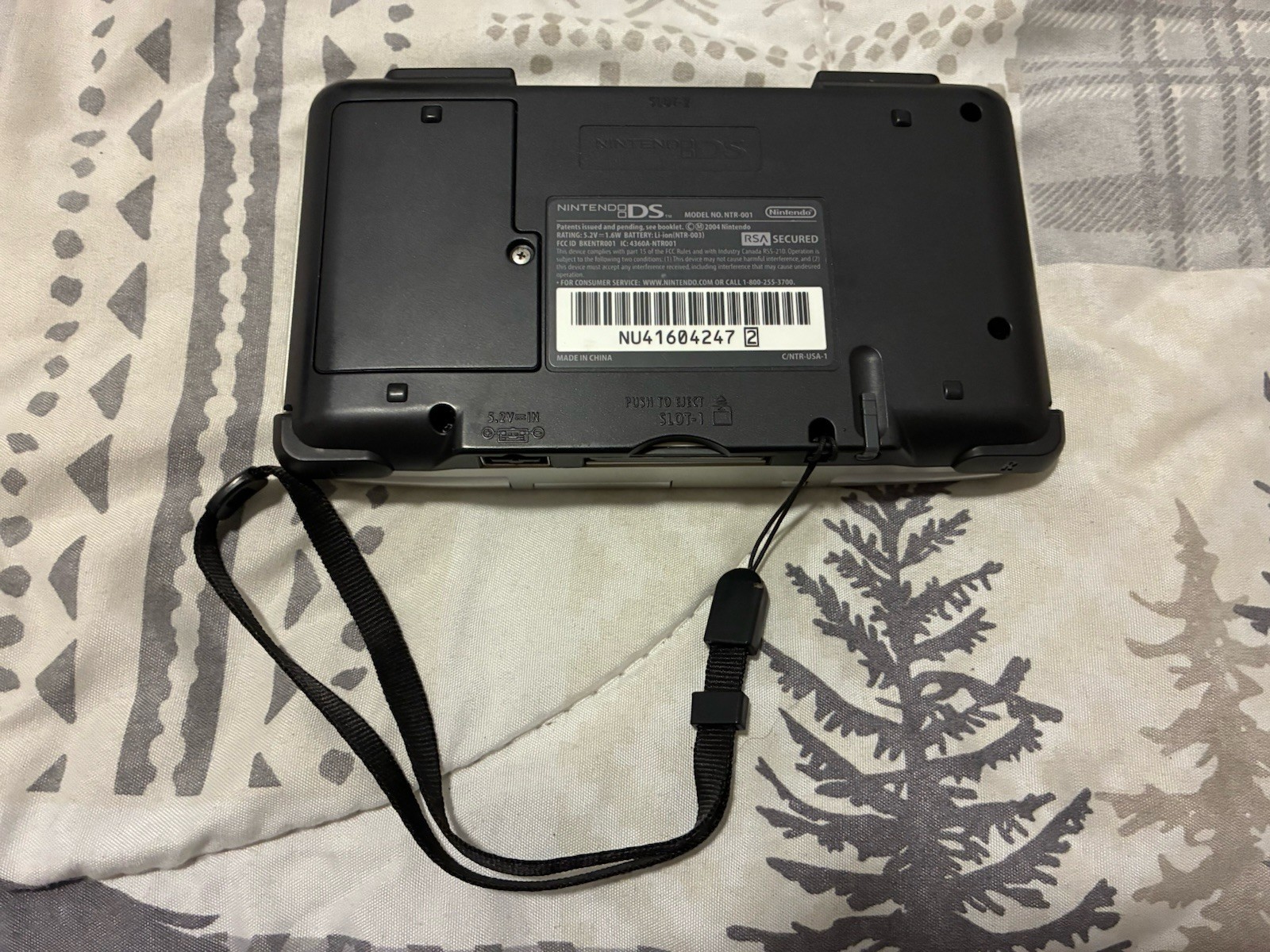 Nintendo DS Silver Handheld System – Fair Condition! – TESTED AND WORKING (6A)