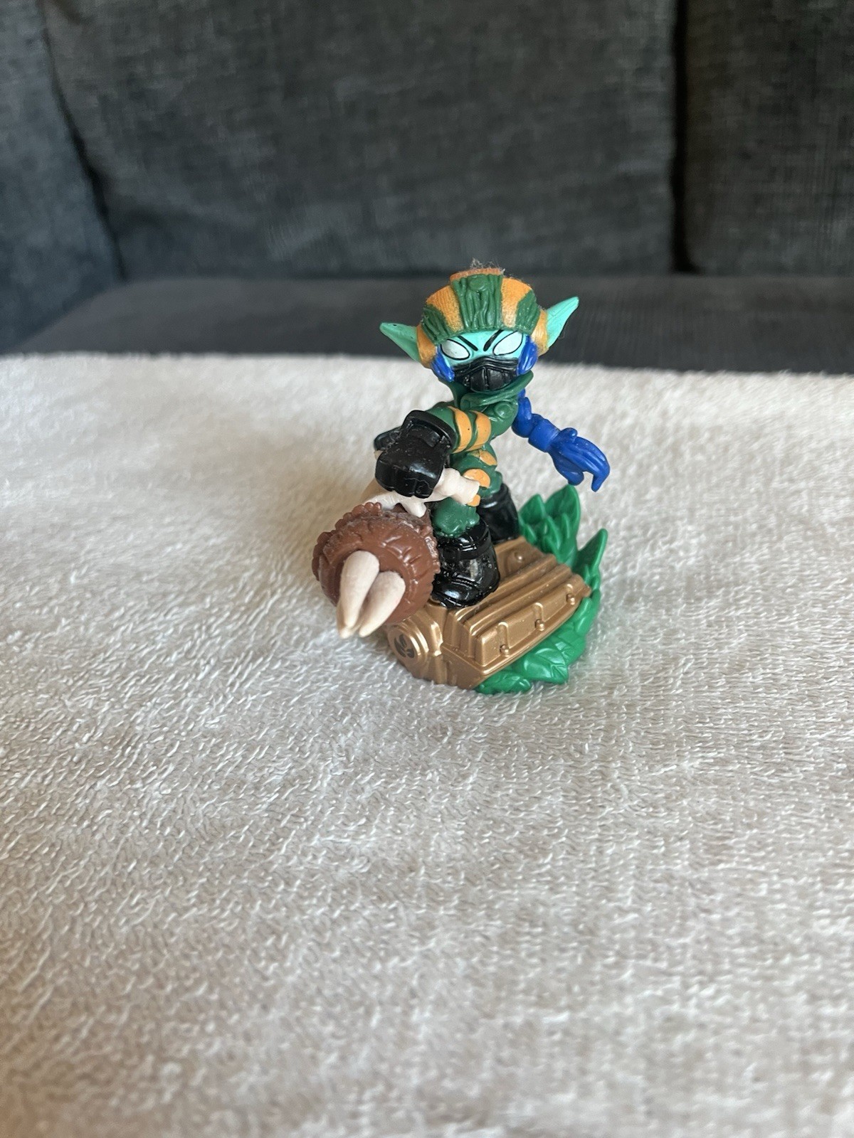 Skylanders Activision Lot Of 9 Skylanders Action Figures & Bowser & Dive Bomber