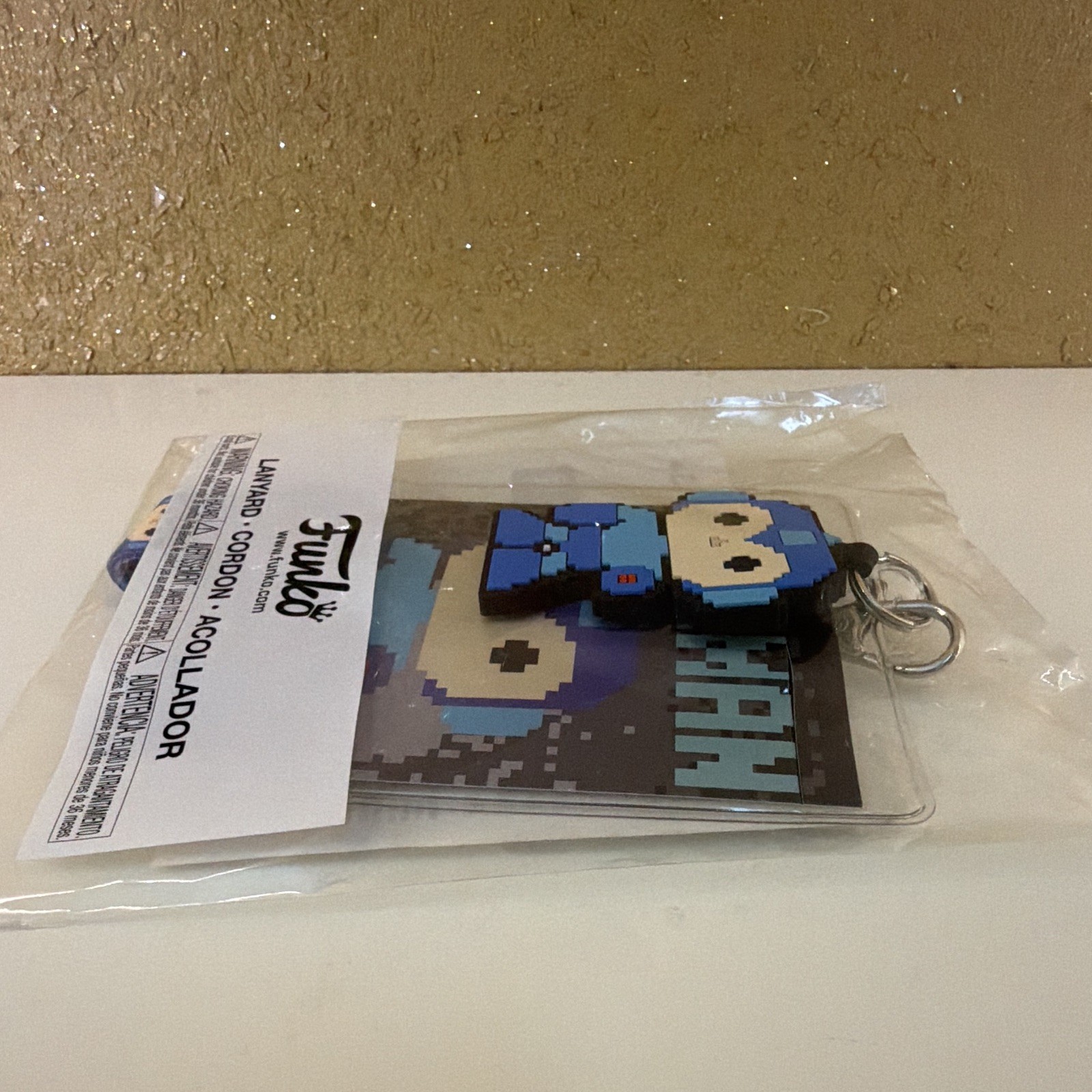Funko Mega Man Lanyard w/ Pixel Character Charm, FAC-034203-17236