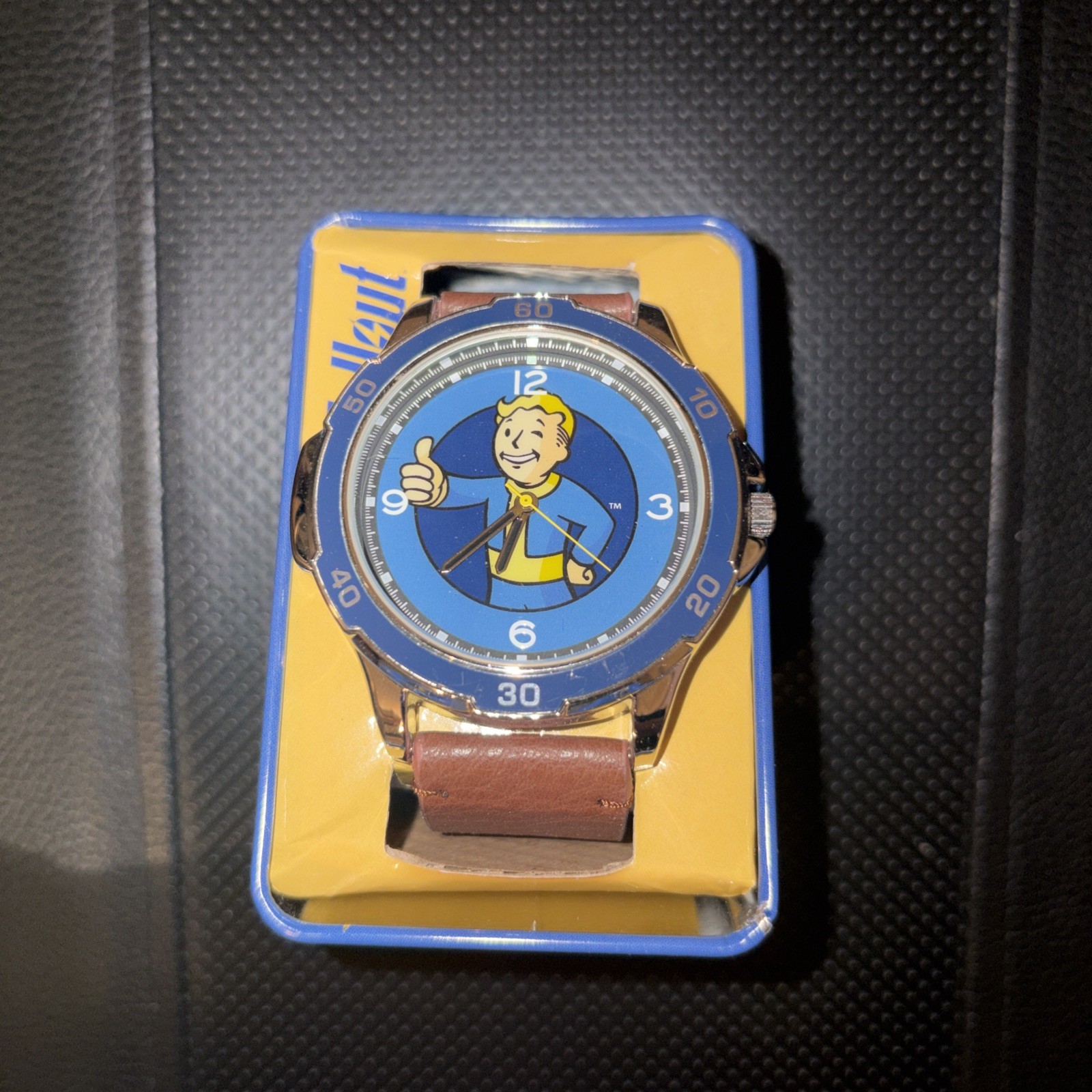 Fallout Wrist Watch Vault Boy 2018 Accutime Watch Corp Bethesda Never Worn
