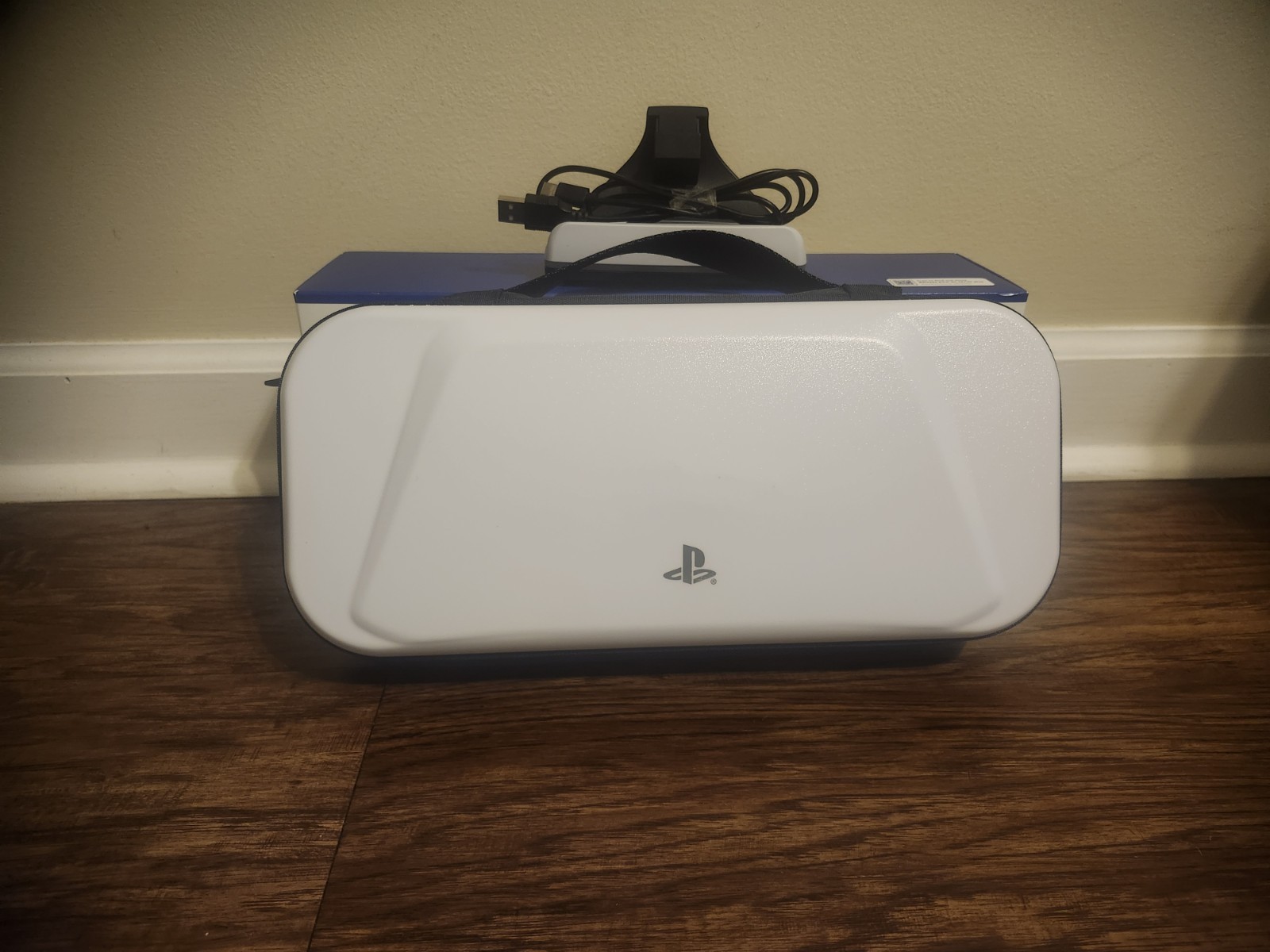 PlayStation VR2 Hard Shell Carrying Case White/Blue/Black with Handle