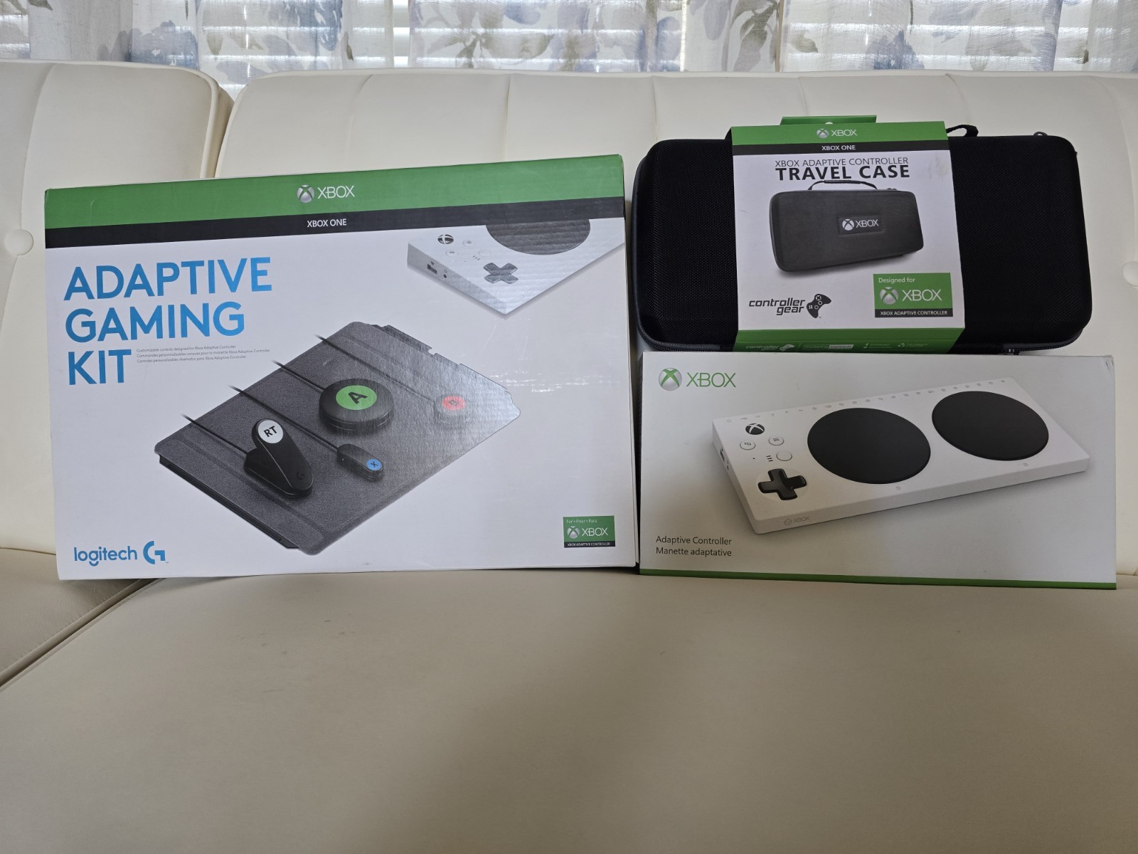 Microsoft Xbox Adaptive Controller + Logitech Adaptive Gaming Kit & Case