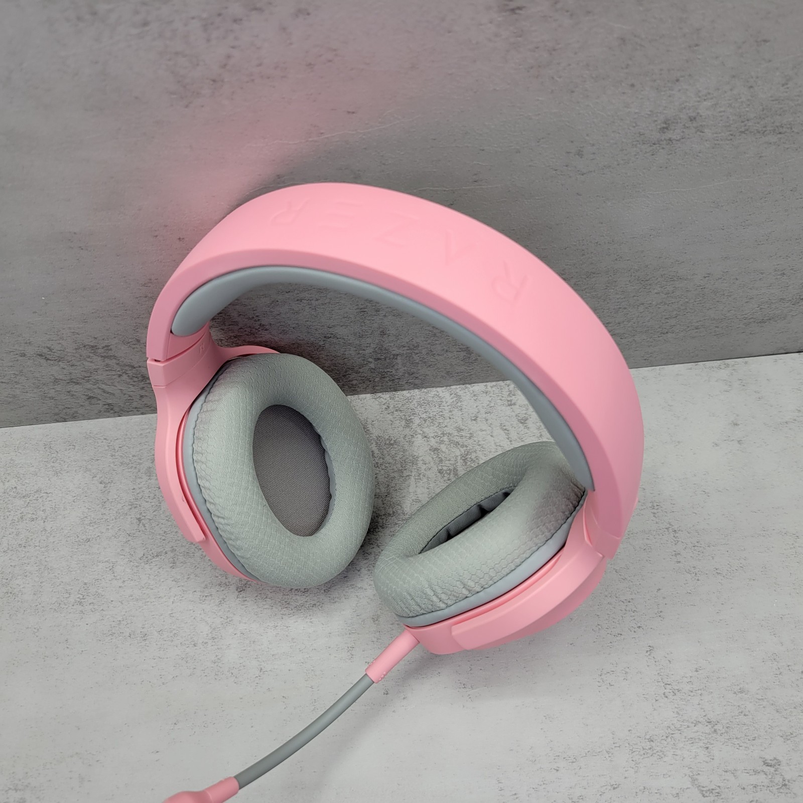 Razer Barracuda X WIRED ONLY ! Gaming Headset for PC, PS4, PS5, Switch – Pink