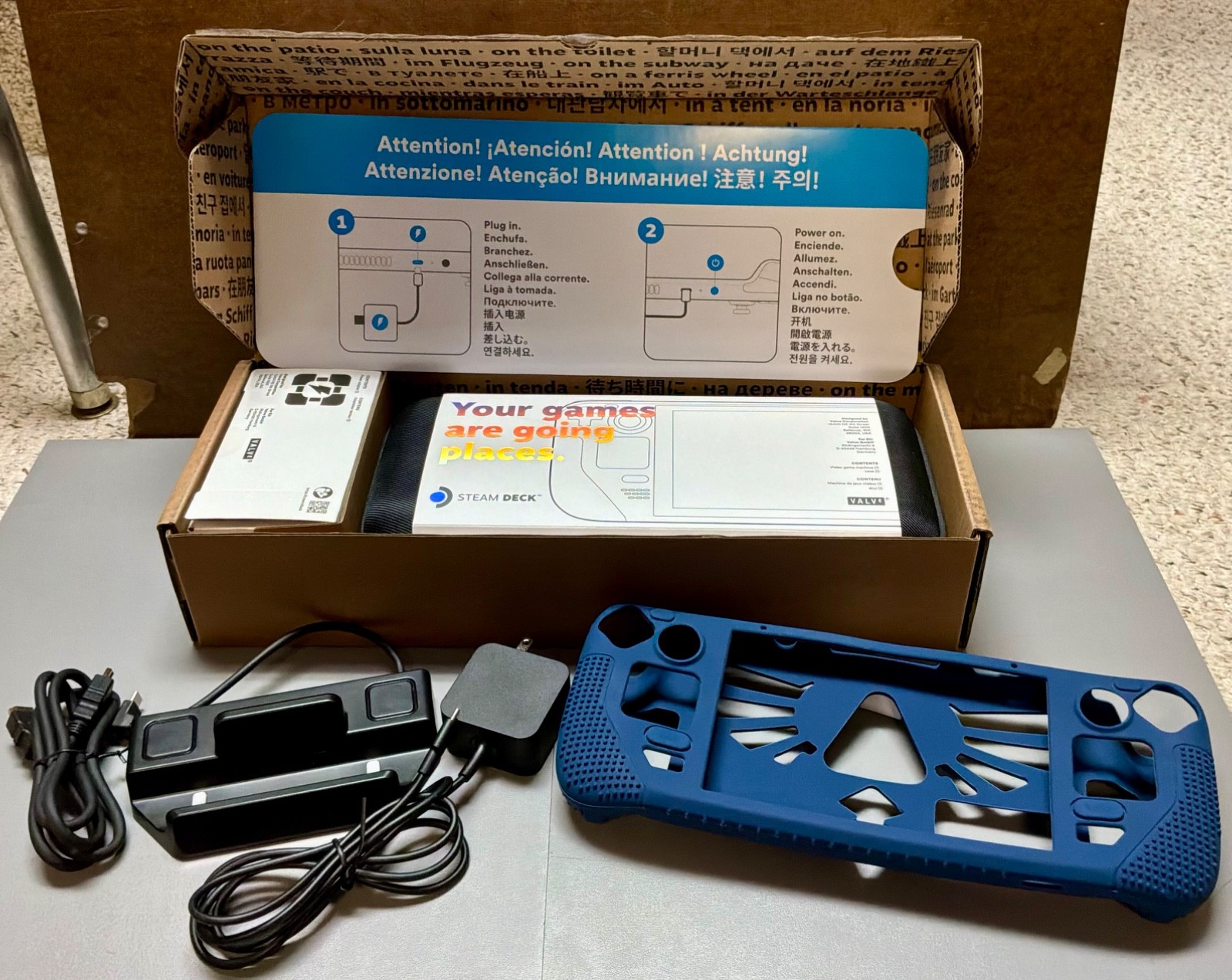Steam Deck (64GB) + Box, Docking Station, Silicone case, Thumbsticks- Mint