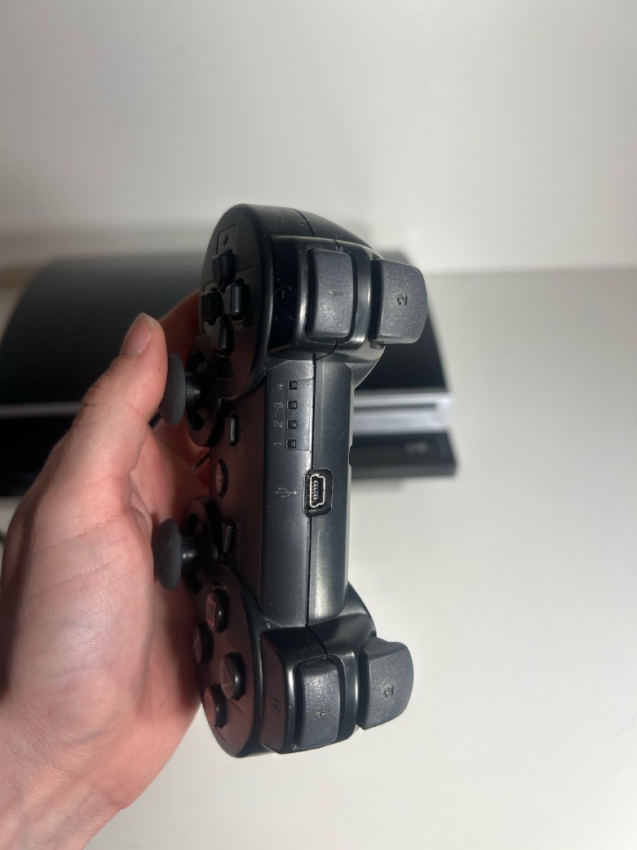 *CONTROLLER DOES NOT CONNECT READ DESCRIPTION* SONY PS3 SYSTEM 20GB (P17029458)