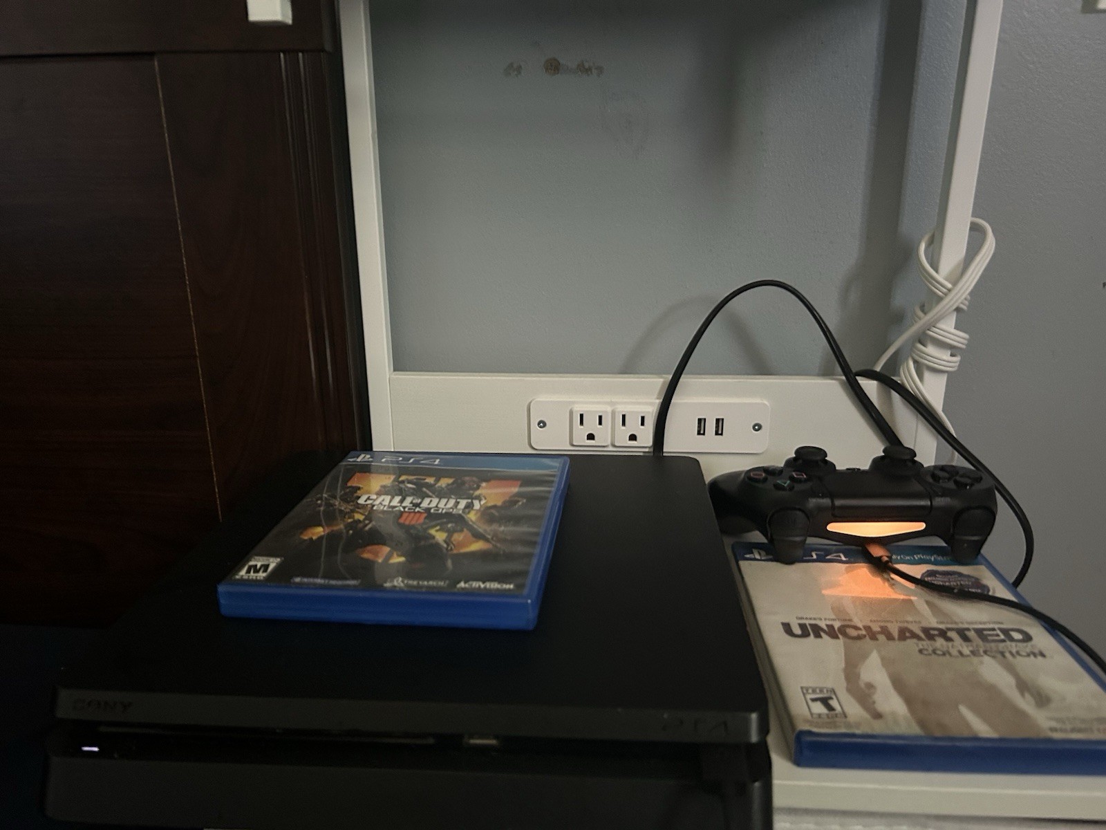 Sony PlayStation 4 PS4 Black 500GB Console w/ DualShock 4 + 2 Games