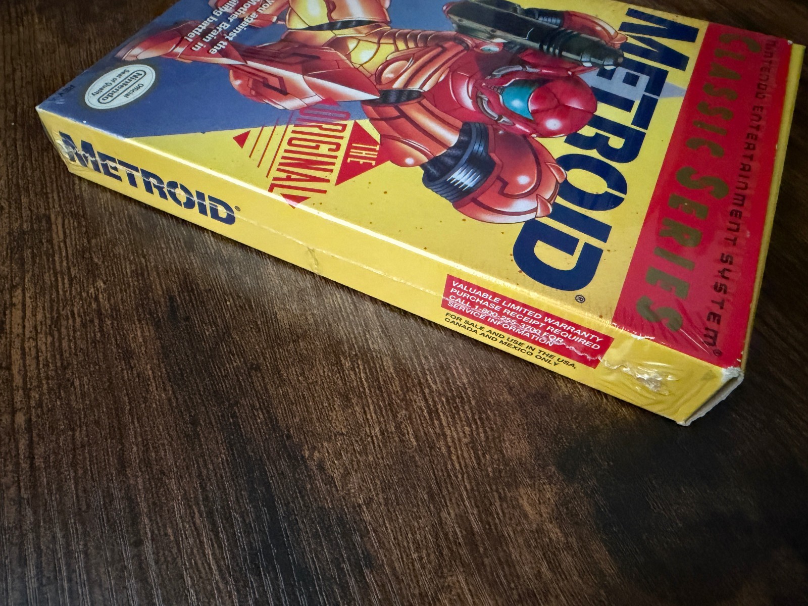 oval seal Metroid yellow complete in box seal nintendo nes factory MINT