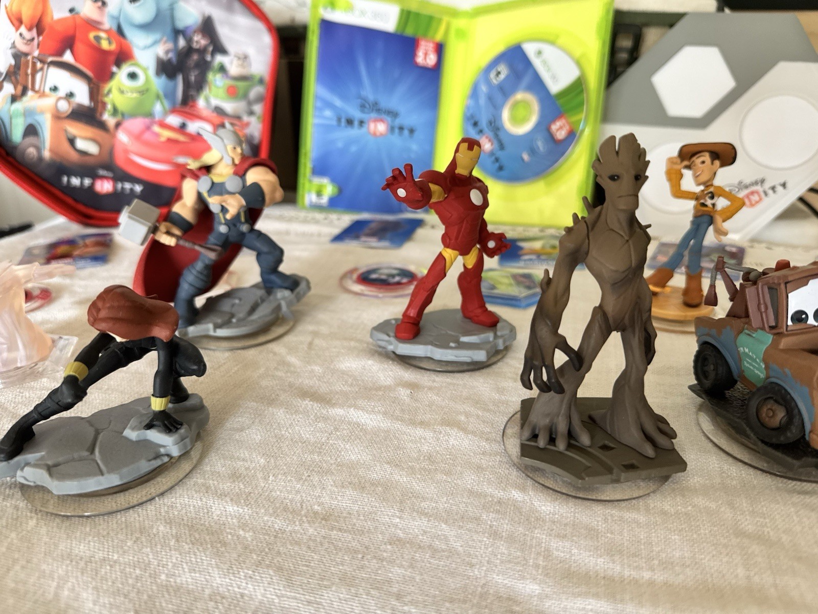 Disney Infinity 2.0 Xbox 360 Game Bundle w/ Portal Base & Figures Iron Man