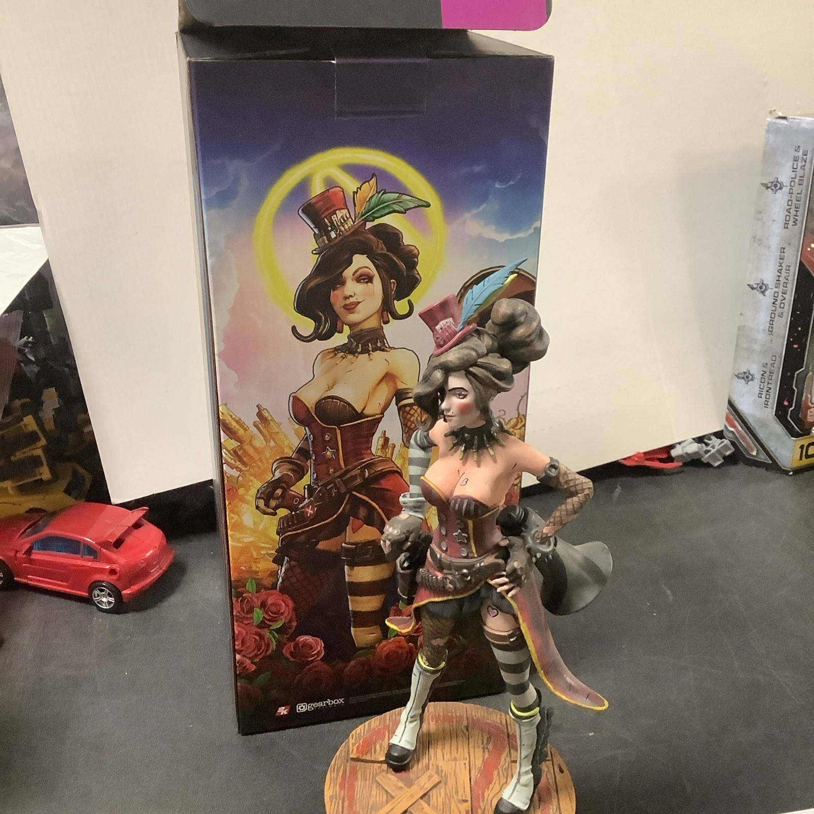 Borderlands 3 Mad Moxxi 9″ Statue Figure Modern Icons ThinkGeek Excl. w/ Box