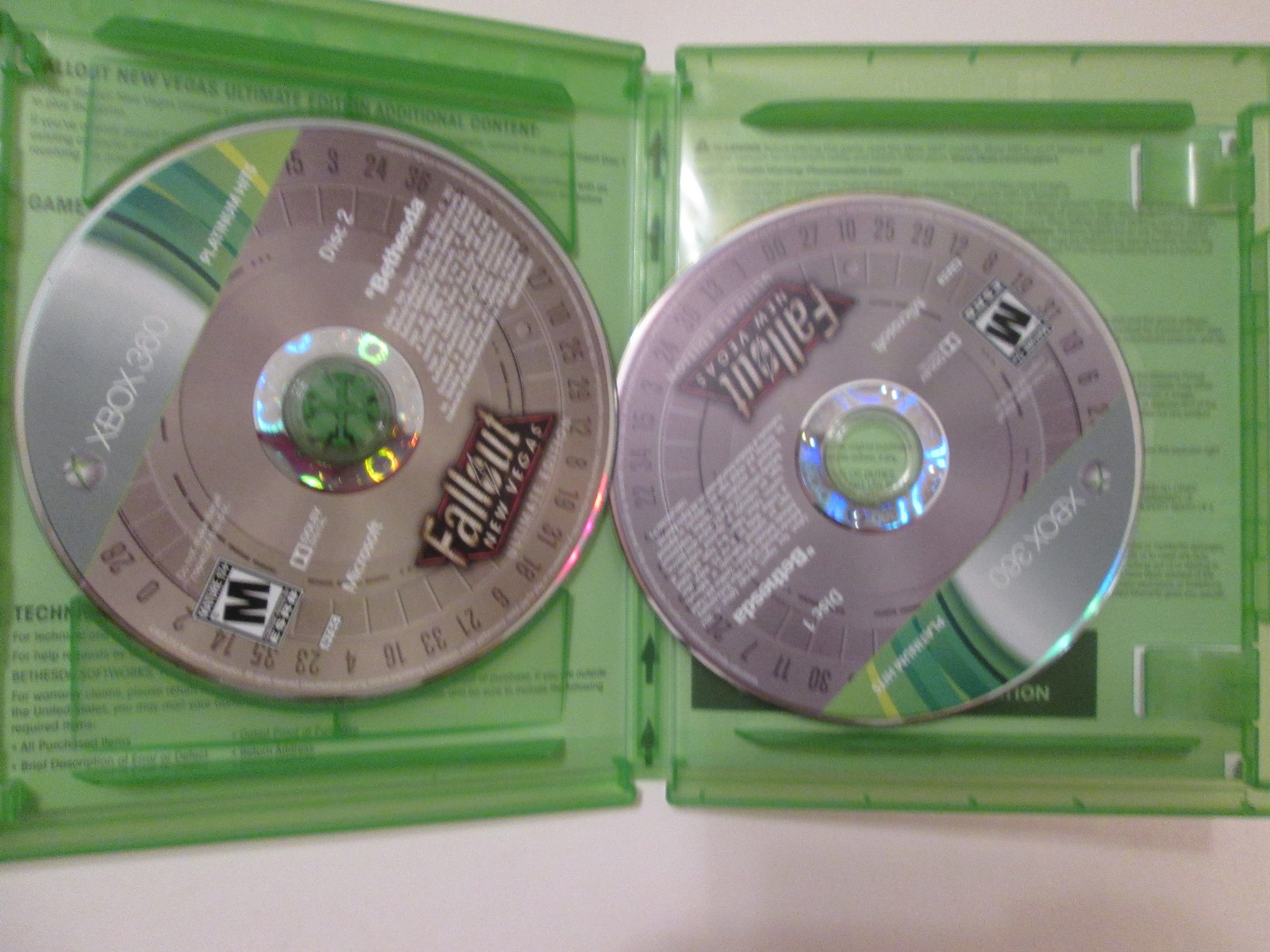 Fallout New Vegas Ultimate Edition Greatest Hits CIB 2-disc in Xbox ONE/360 case