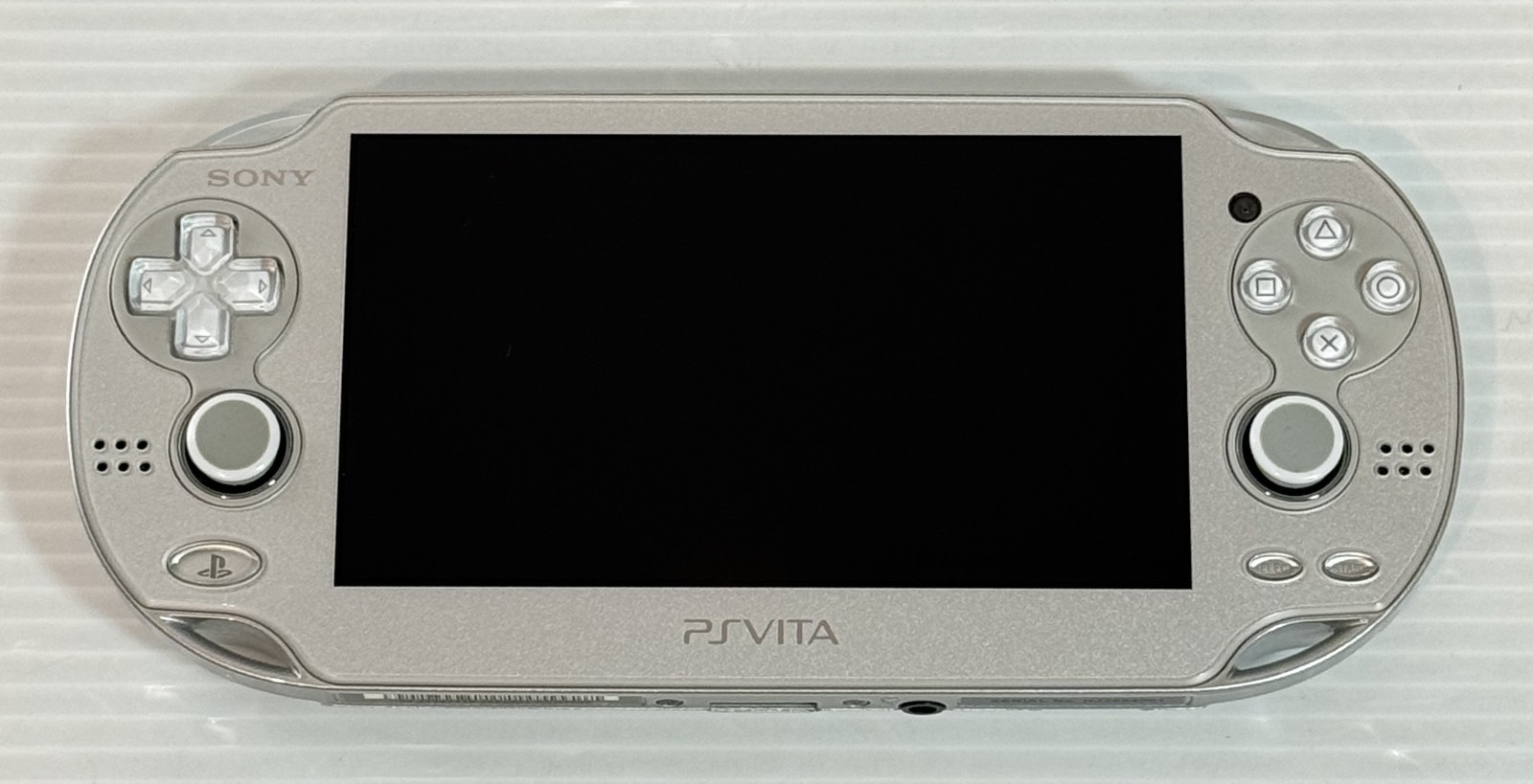 Sony PS Vita PCH-1000 PCH 1000 Console Silver w/16GB memory Very Rare – Mint