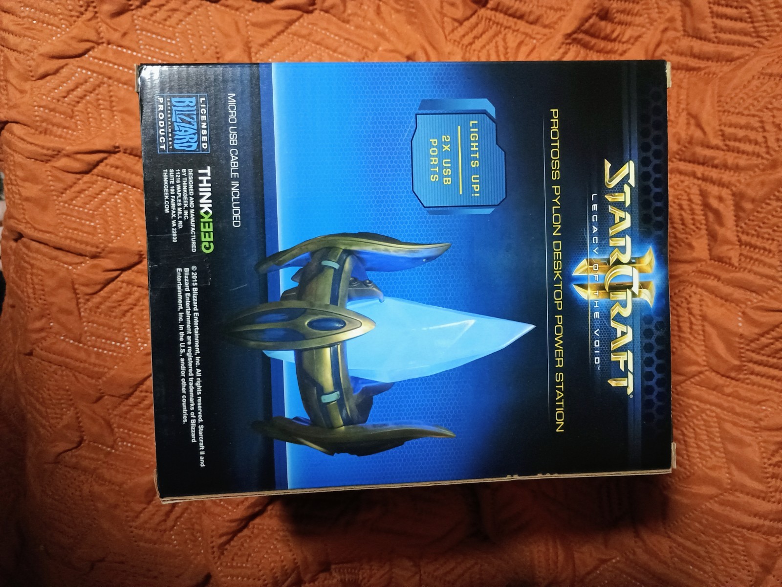 ThinkGeek StarCraft II Protoss Pylon Desktop Power Station Lights Up 2x USB