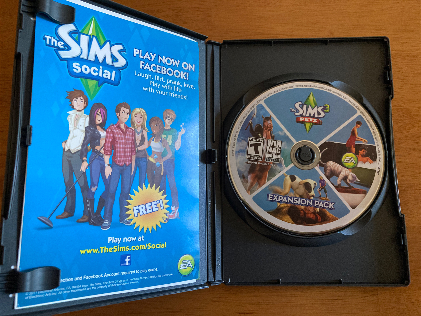 The Sims 3 plus Expansion Pack Lot Medieval High-End Loft Pets