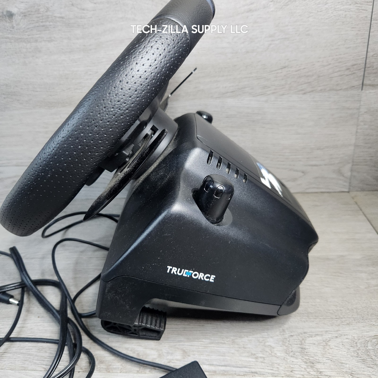 Logitech G923 Racing Wheel featuring TRUEFORCE for Xbox + Adapter