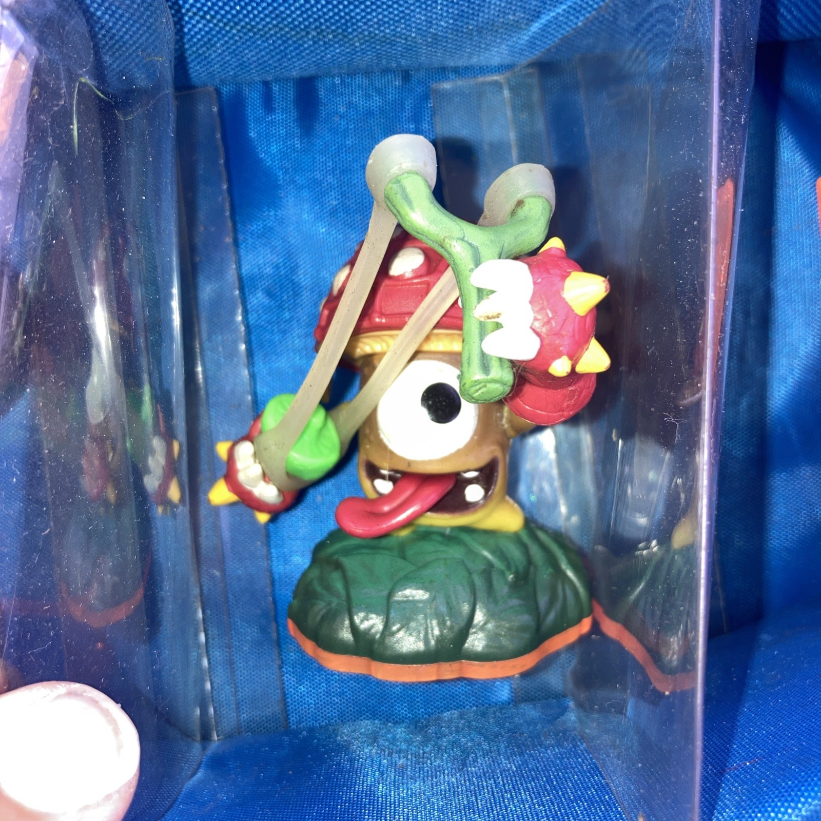Skylanders Travel Case With 22 Skylanders