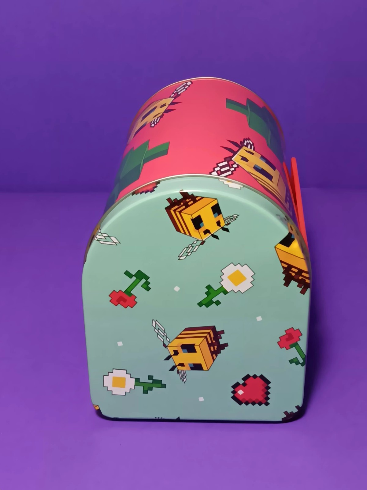 Minecraft Metal Tin Mailbox with Flag Mojang 2024 The Tin Box Company Small