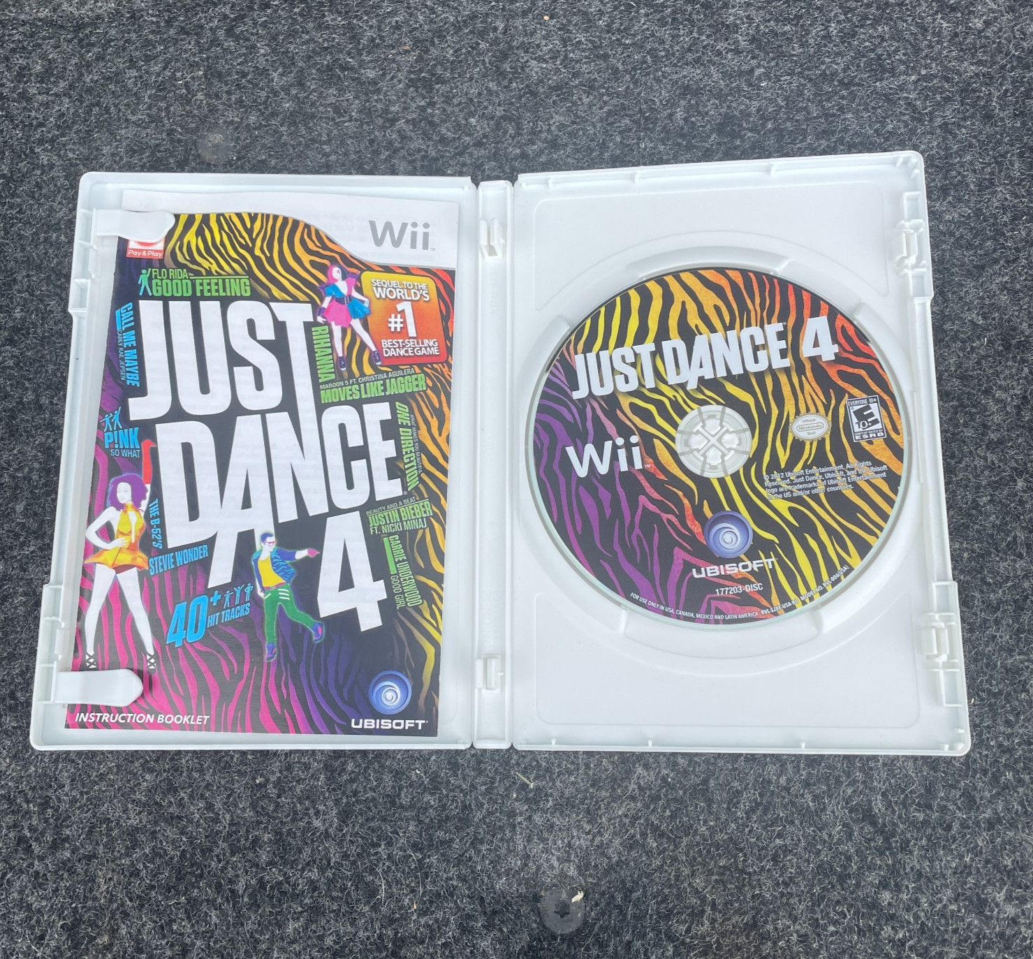 Just Dance 4 Nintendo Wii Complete CIB w/ Manual Ubisoft 2012 Tested Working