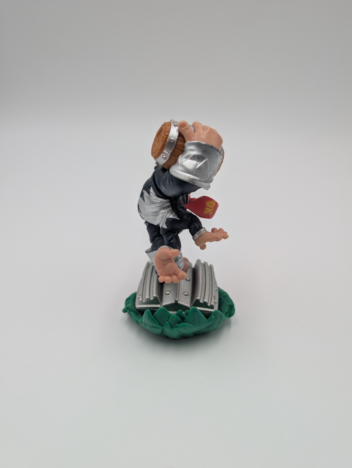Skylanders Amiibo Donkey Kong Character Figure & Dark Barrel Blaster