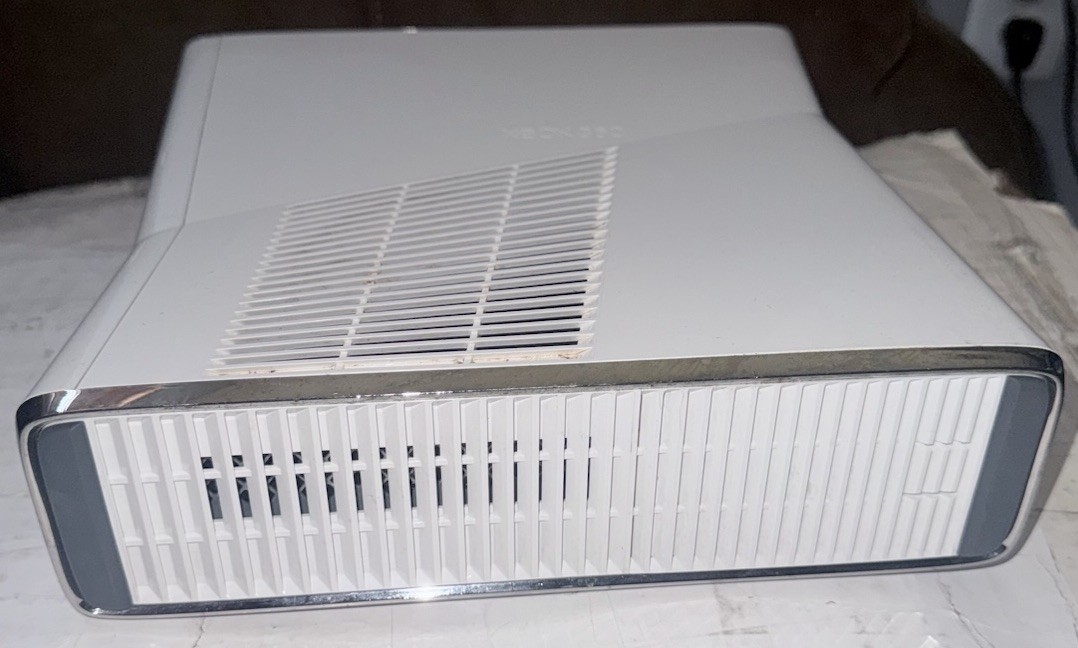 Microsoft Xbox 360 S White Glossy Console ONLY Tested Working *NO HARD DRIVE*