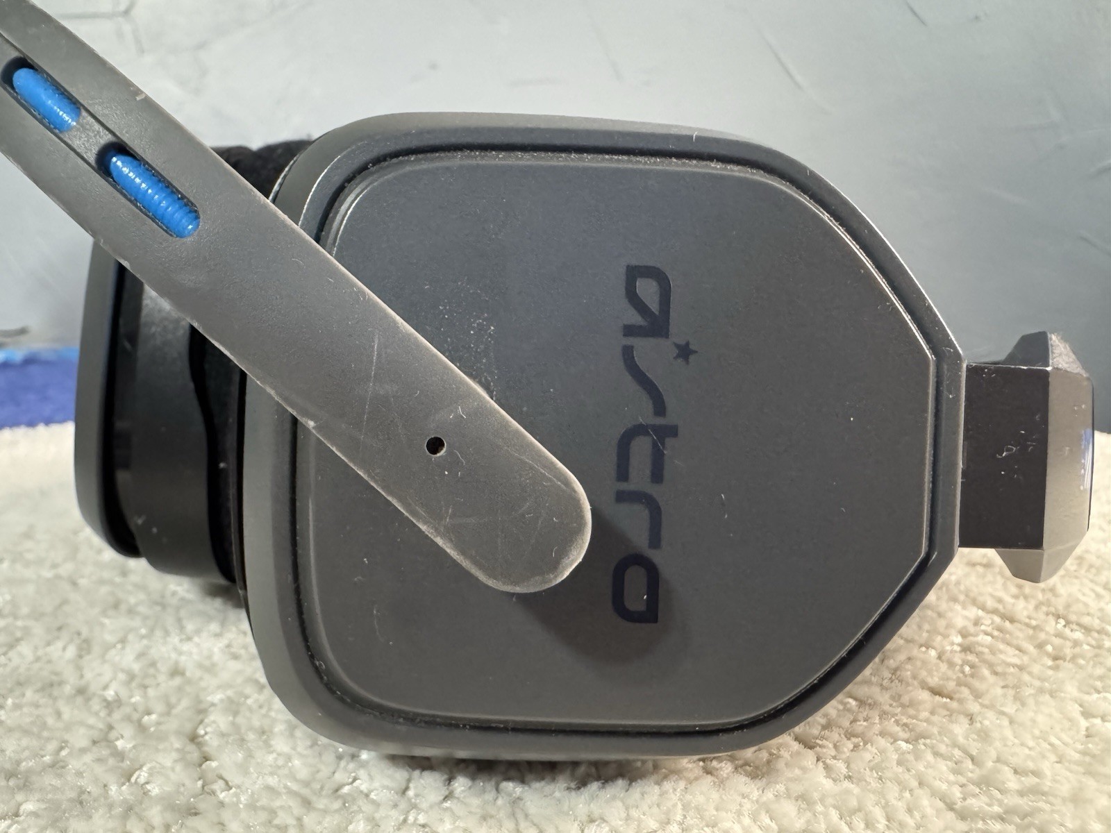 Astro A10 Stereo Gaming Headset – Blue/black No 3.5 Chord. Working!