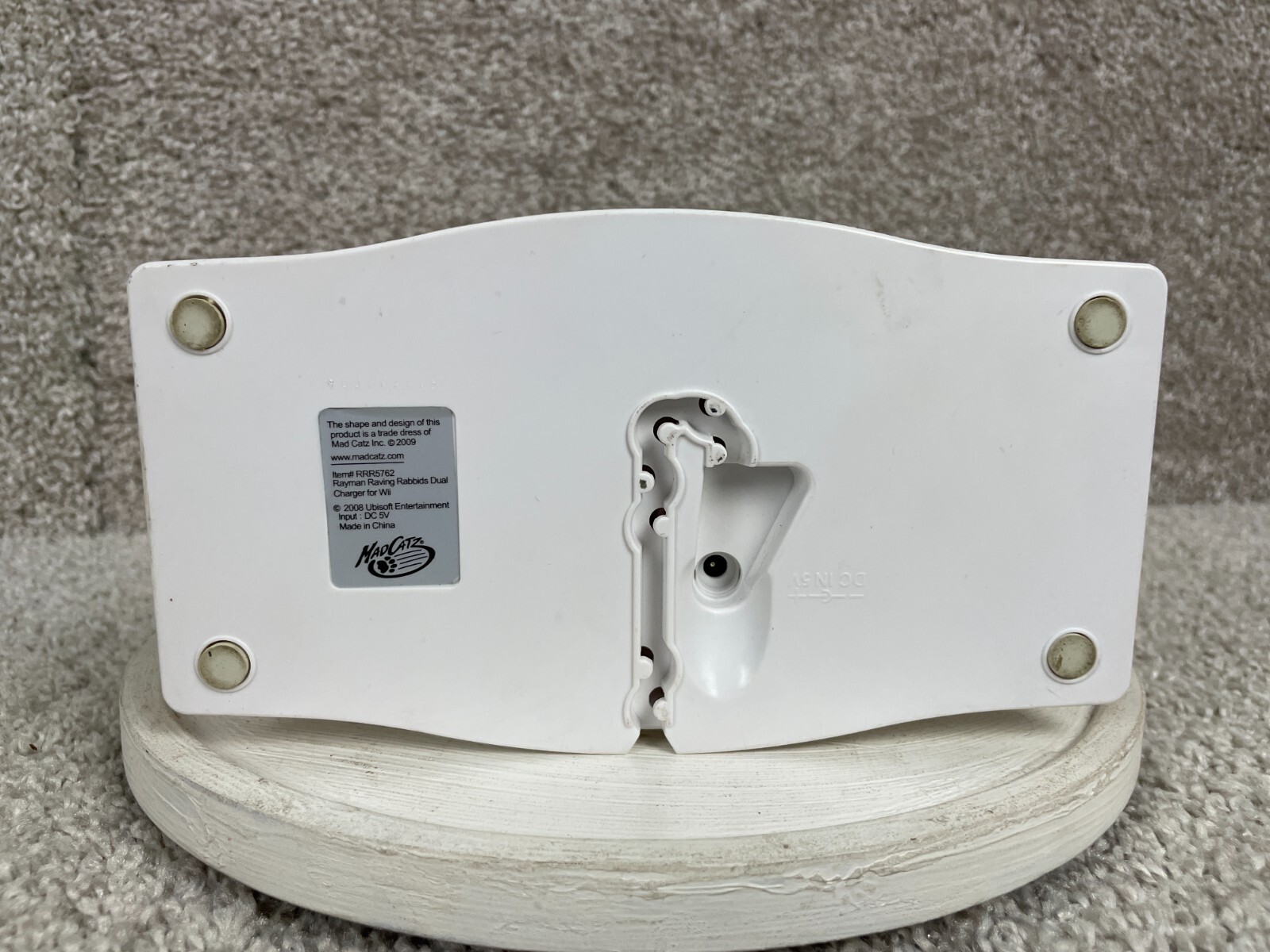 Mad Catz Rayman Raving Rabbids Wii Dual Charger RRR5762 White Untested