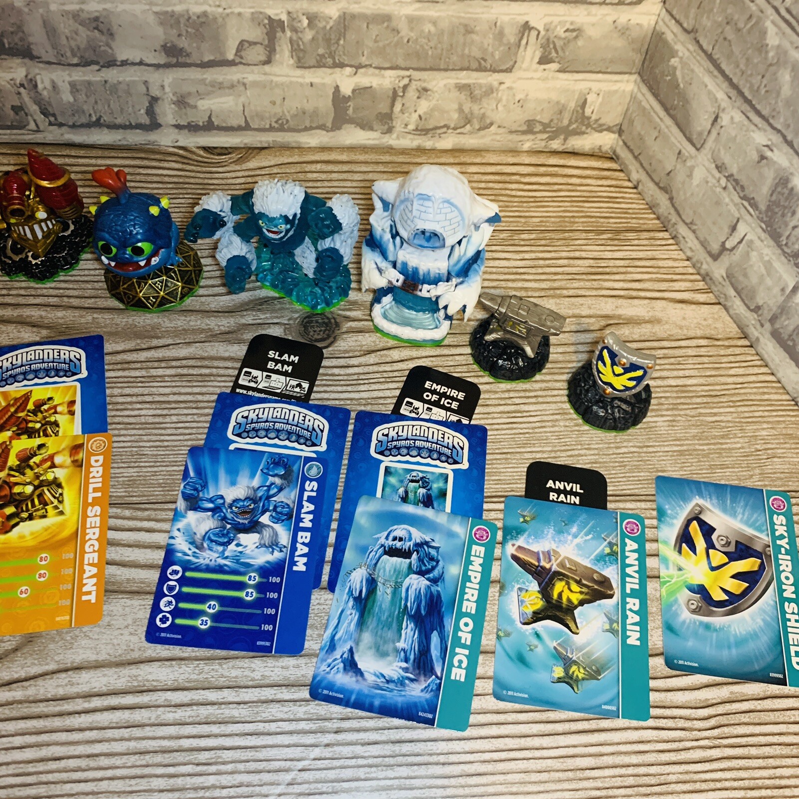 Skylanders: Spyro’s Adventure: Empire Of Ice Set Plus 4 Extra Figures