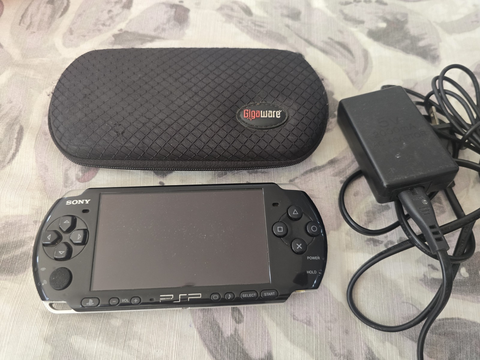 Sony PSP 3001 Slim Black Console w/ Charger, Battery