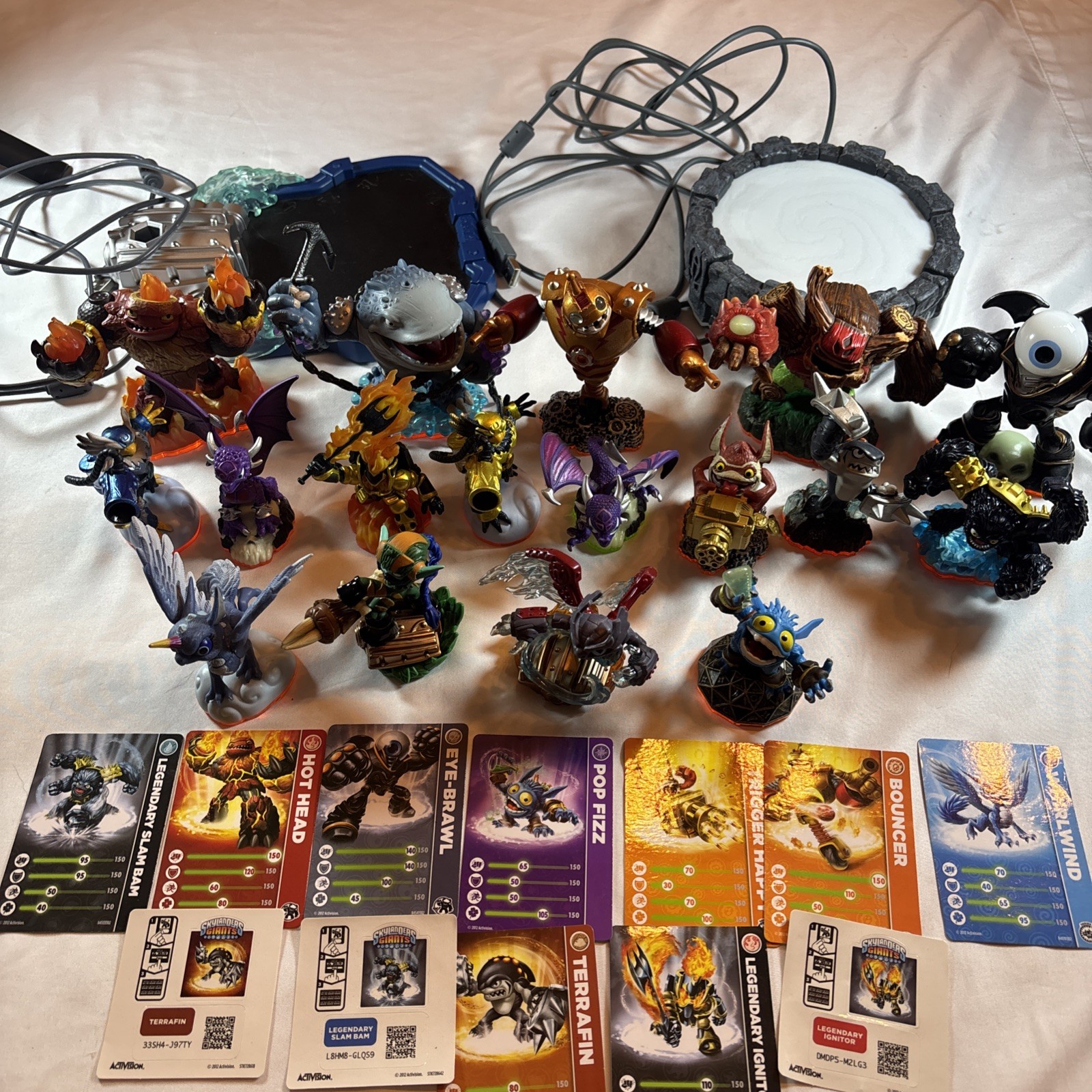 Activision Skylanders Lot Of 17 With 2 Power Portals | Cards |