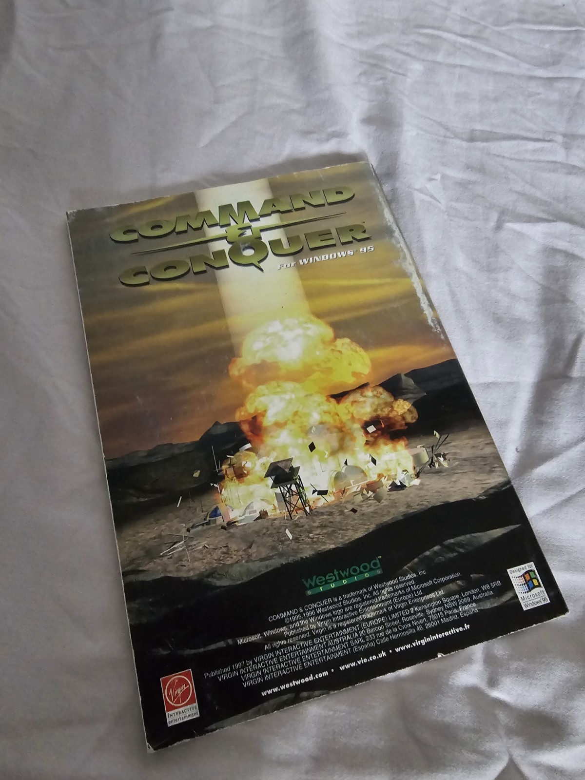 Command & Conquer (Windows 95) original manual – 1997 Westwood Studios