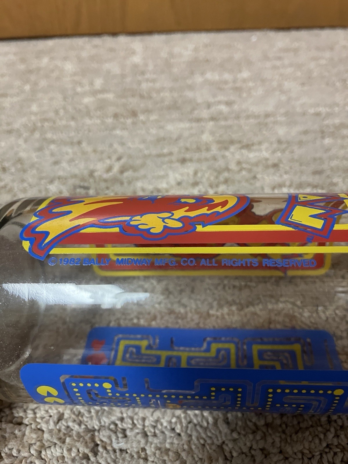 MS. PAC-MAN TALL BUTTON BOTTOM 5 1/4 ” GLASS ARCADE GAME 1982 BALLY MIDWAY NICE!