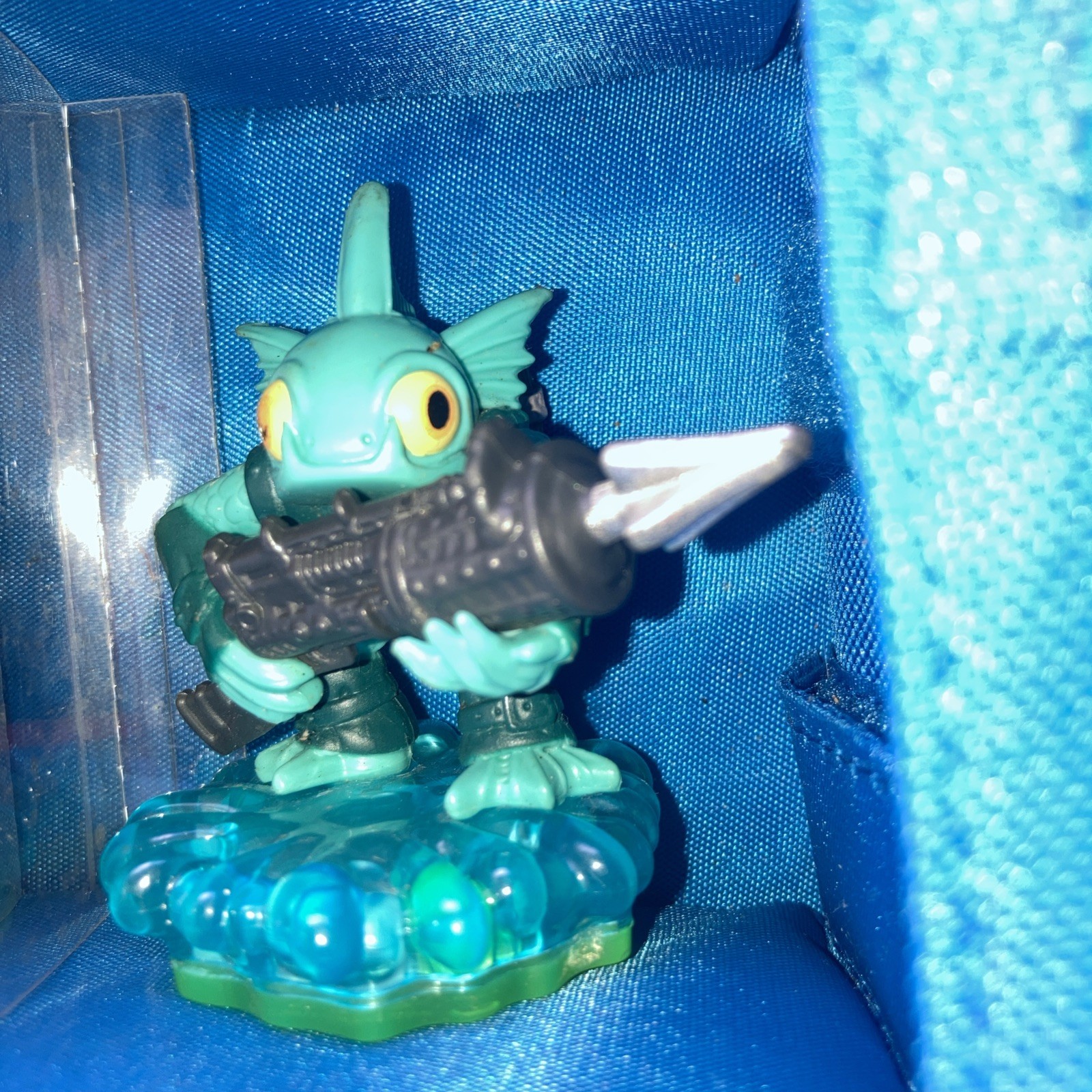 Skylanders Travel Case With 22 Skylanders